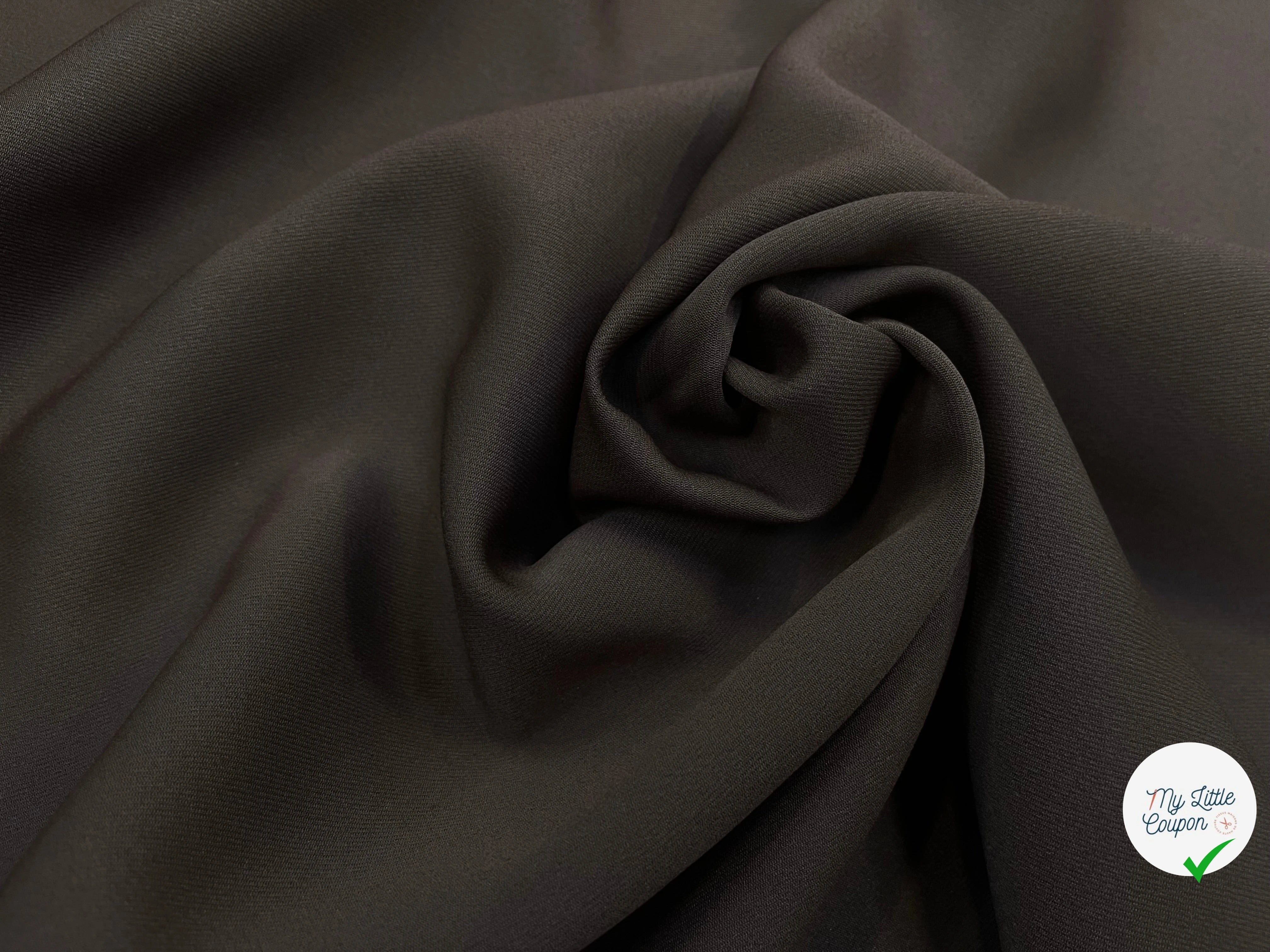 GABARDINE LEGÈREMENT STRIÉE SOUPLE POLYESTER CHOCOLAT FONCÉ 130CM - My Little Coupon