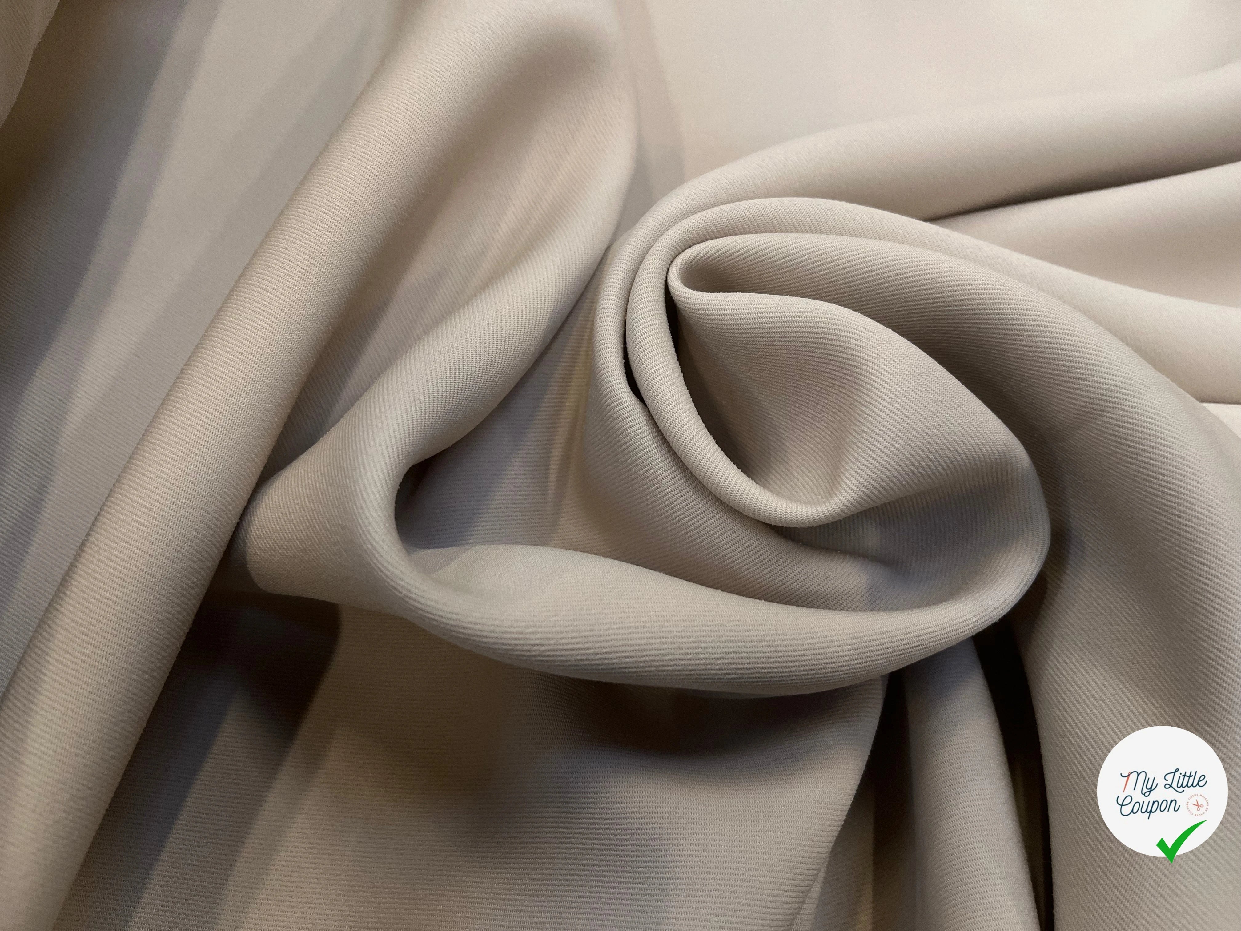 GABARDINE LEGÈREMENT STRIÉE SOUPLE POLYESTER LIGHT SAND 130CM - My Little Coupon