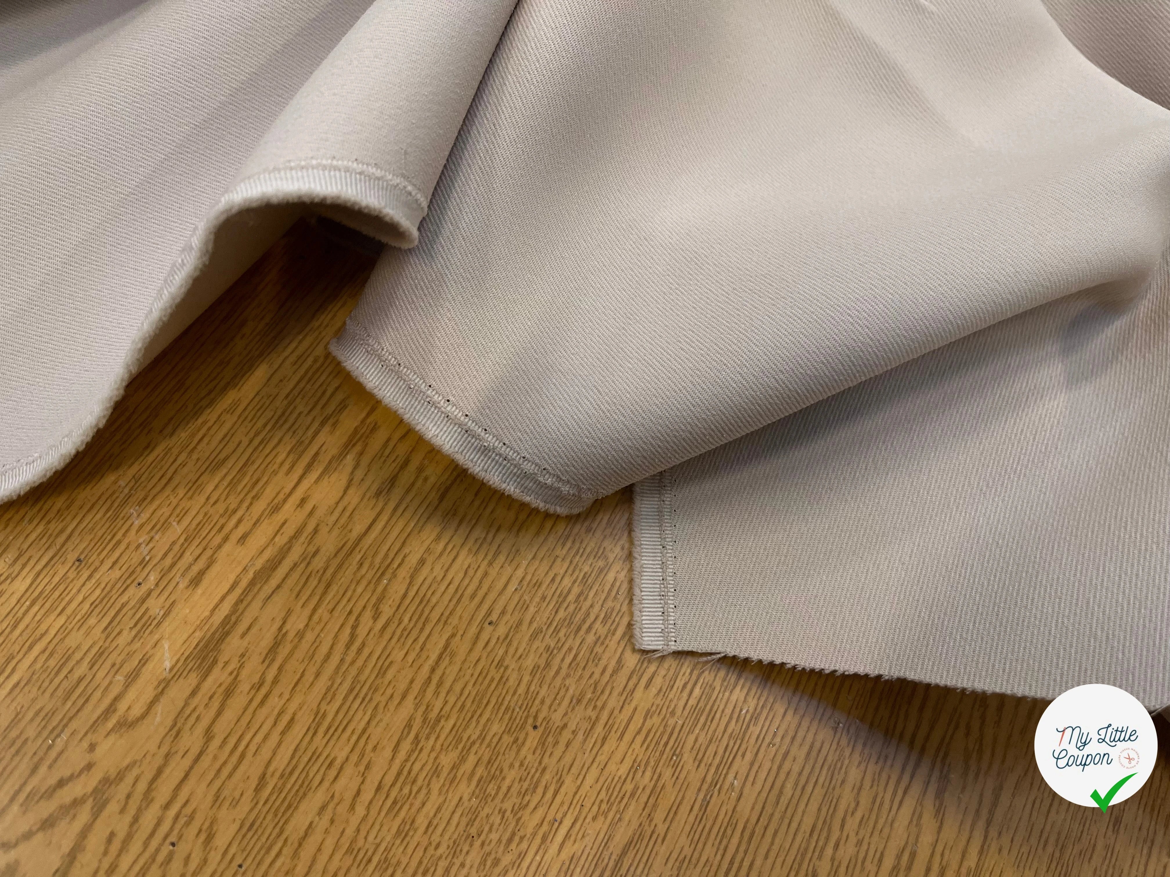 GABARDINE LEGÈREMENT STRIÉE SOUPLE POLYESTER LIGHT SAND 130CM - My Little Coupon