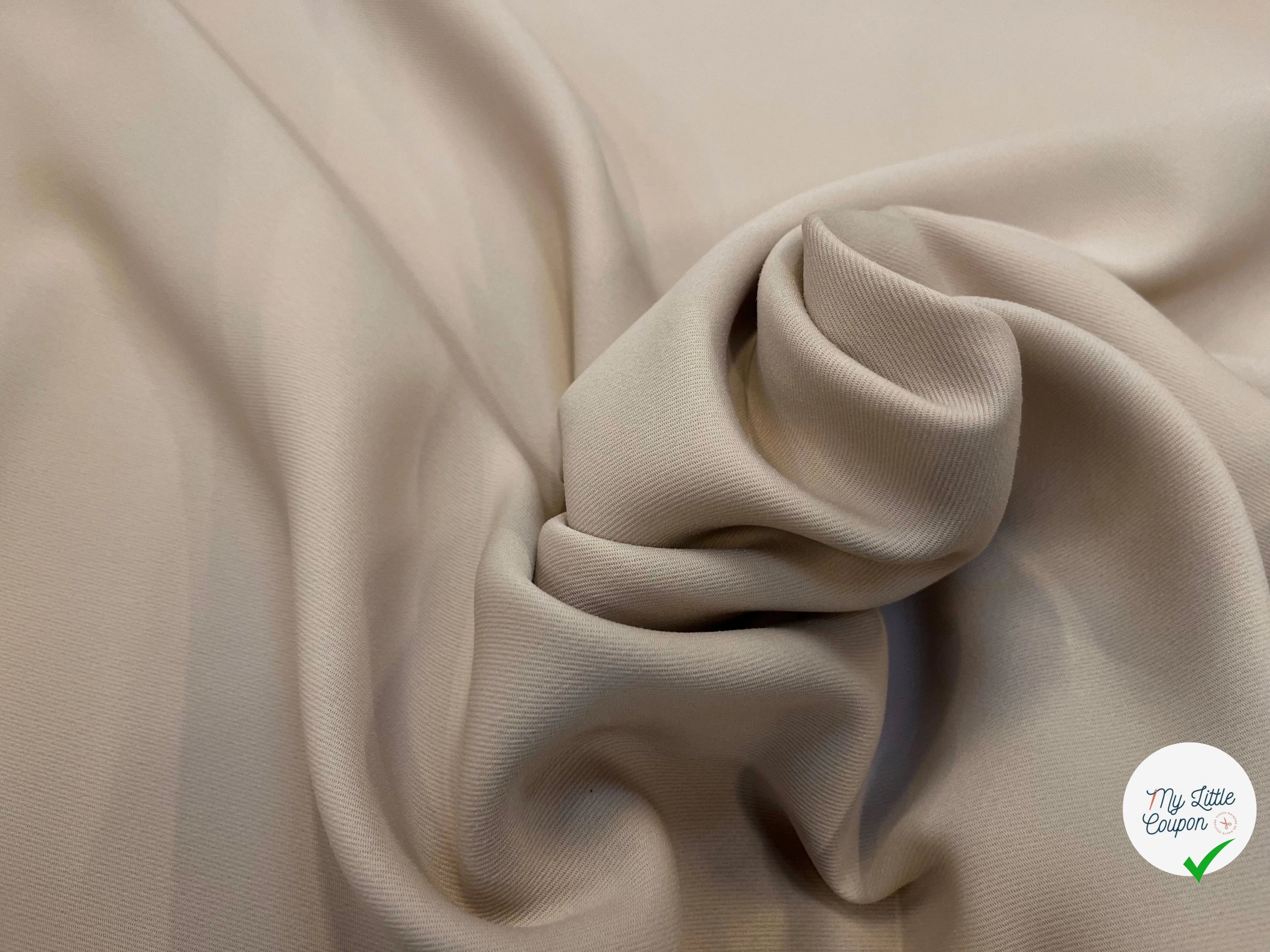 GABARDINE LEGÈREMENT STRIÉE SOUPLE POLYESTER LIGHT SAND 130CM - My Little Coupon
