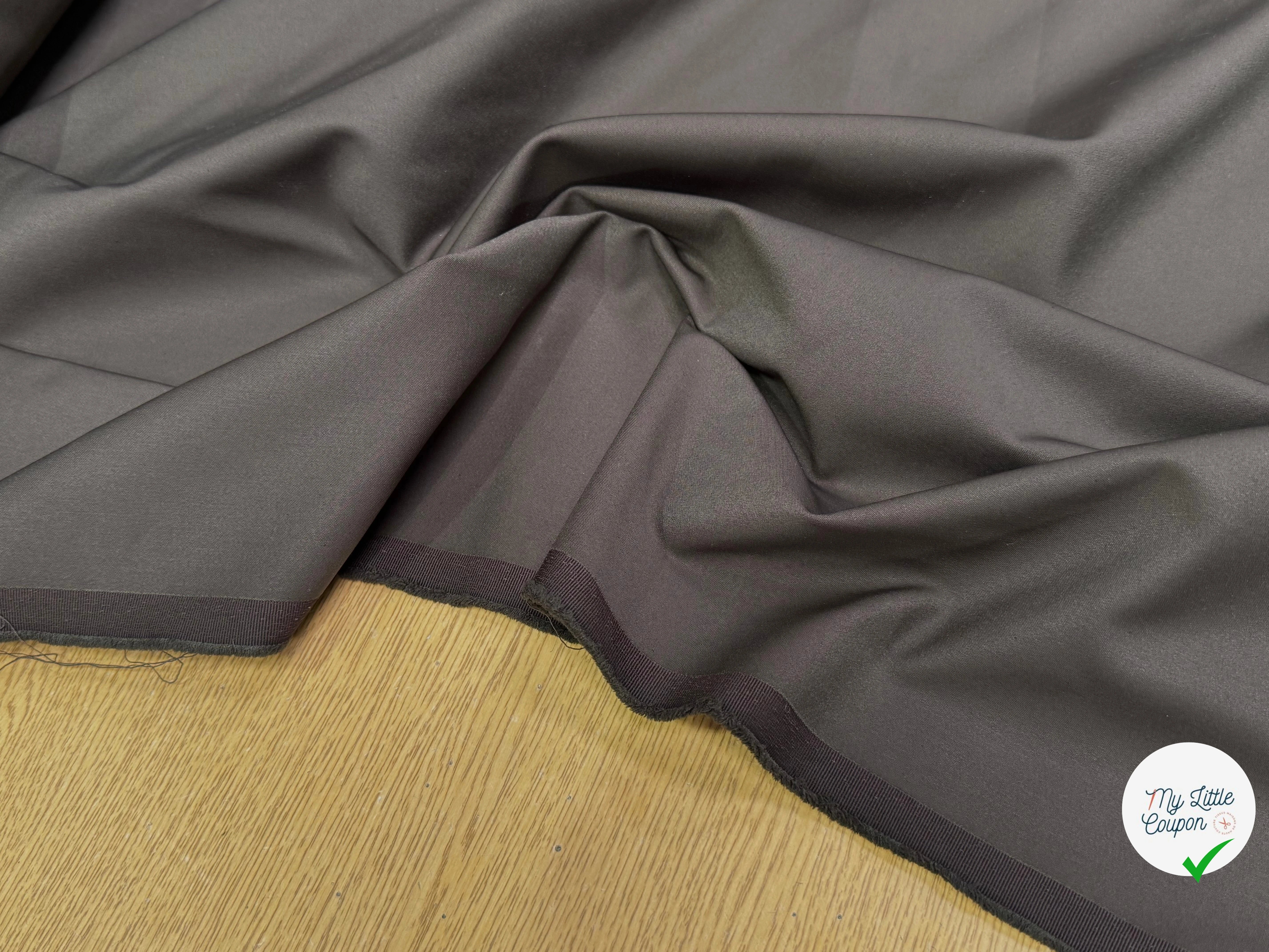 GABARDINE POLYCOTON STRETCH PEAU DE PÊCHE BRUN MASTIC - My Little Coupon