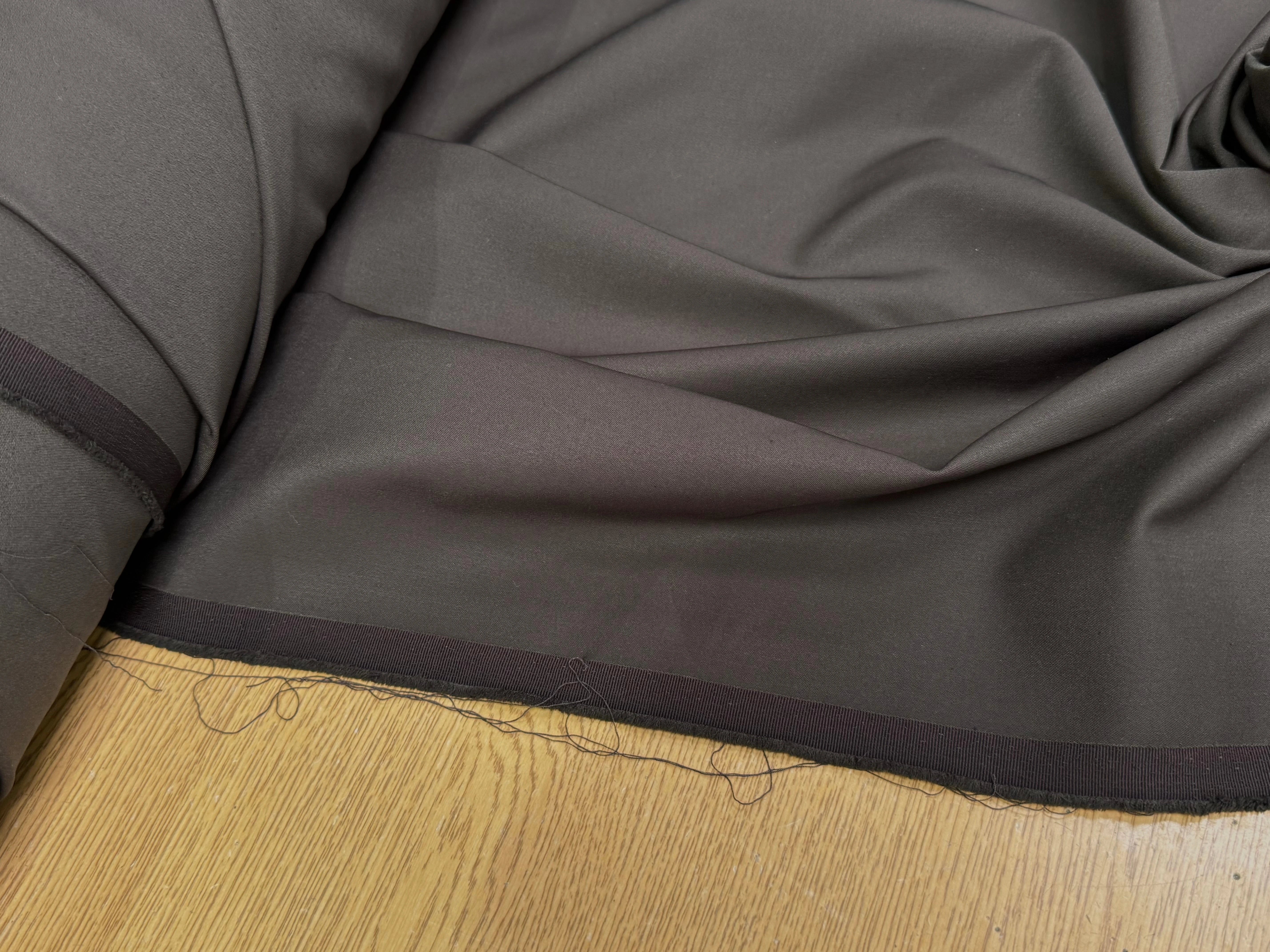 GABARDINE POLYCOTON STRETCH PEAU DE PÊCHE BRUN MASTIC - My Little Coupon