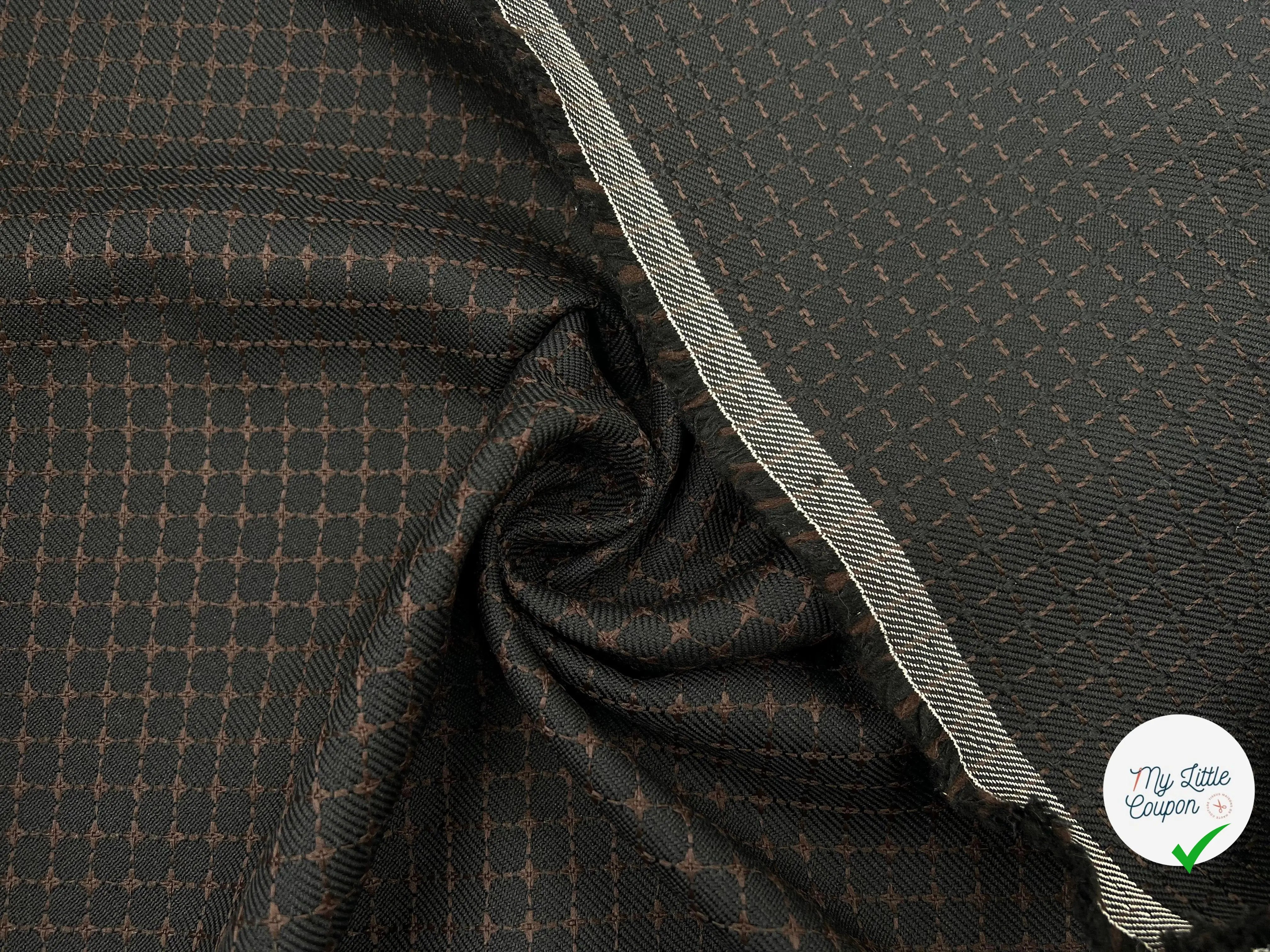 GABARDINE POLYESTER DRILL SURPIQUÉE DE CARREAUX - My Little Coupon - tissu - coudre