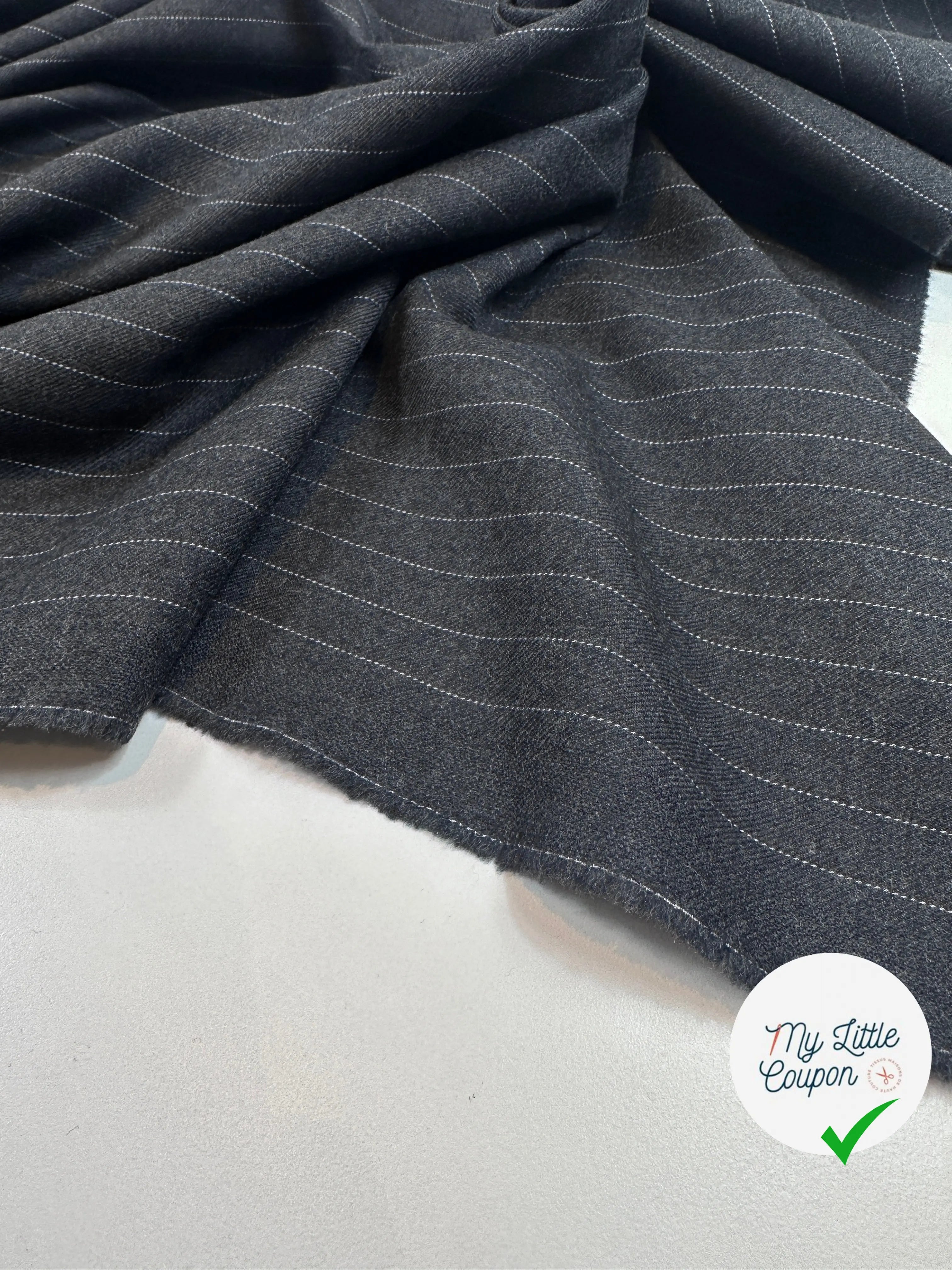 GABARDINE PURE LAINE GRIS ANTHRACITE RAYURES BLANCHE MLC INTERN