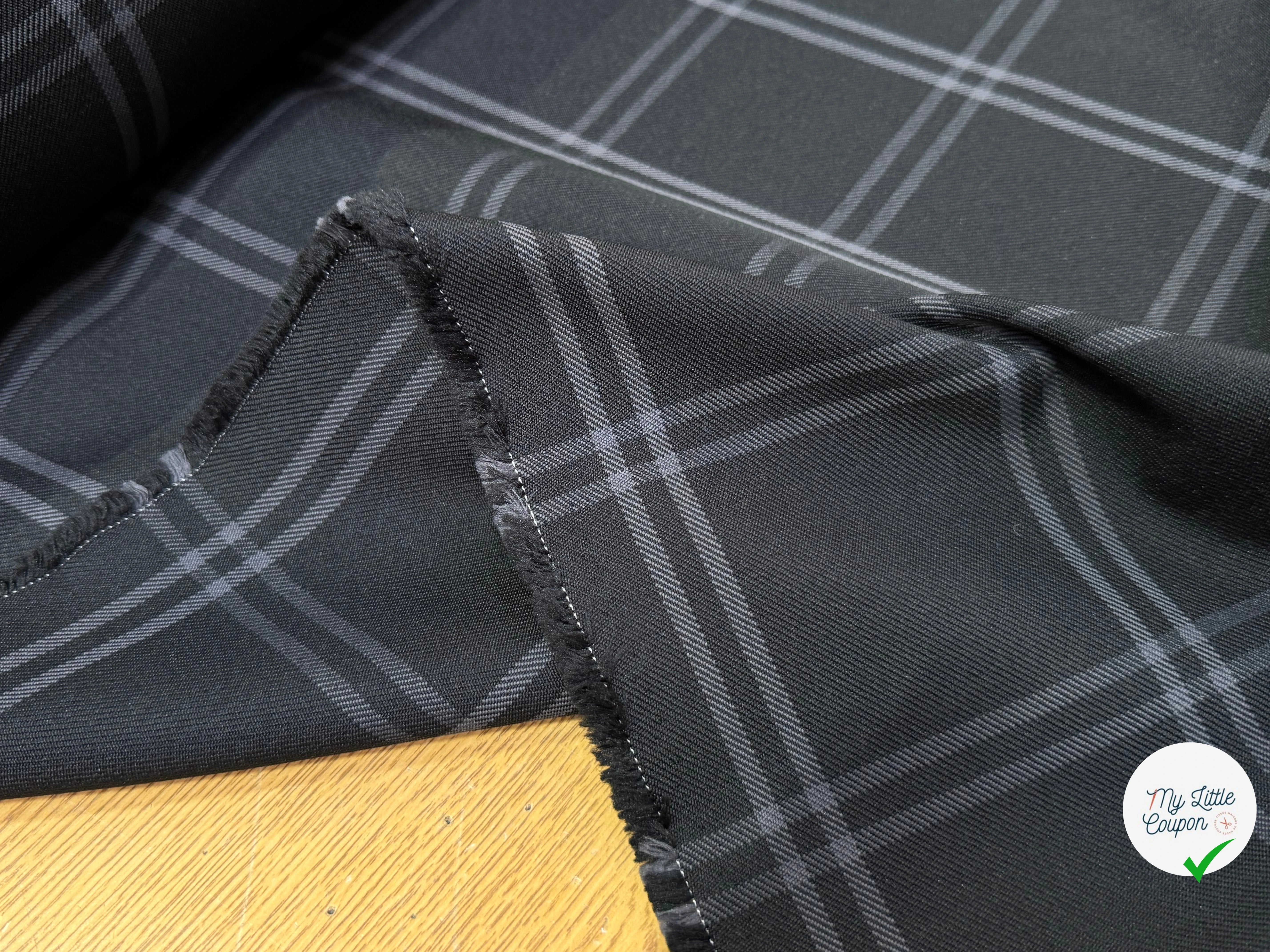 GABARDINE SERGÉE LOURDE NOIRE À CARREAUX RAYURES GRISE - My Little Coupon
