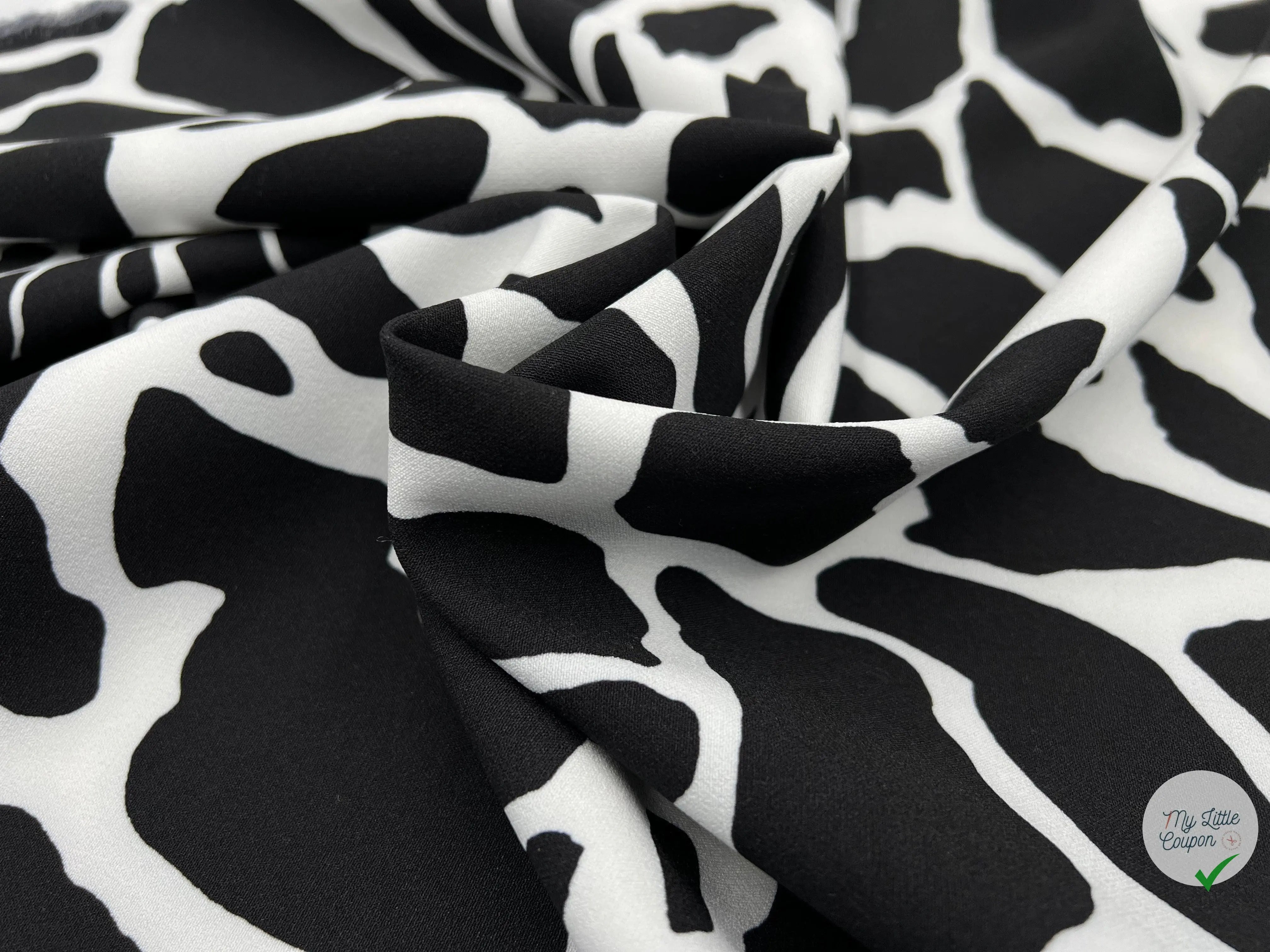 GABARDINE STRETCH QUALITÉ COUTURE IMPRIMÉ GIRAFE - My Little Coupon - tissu - coudre