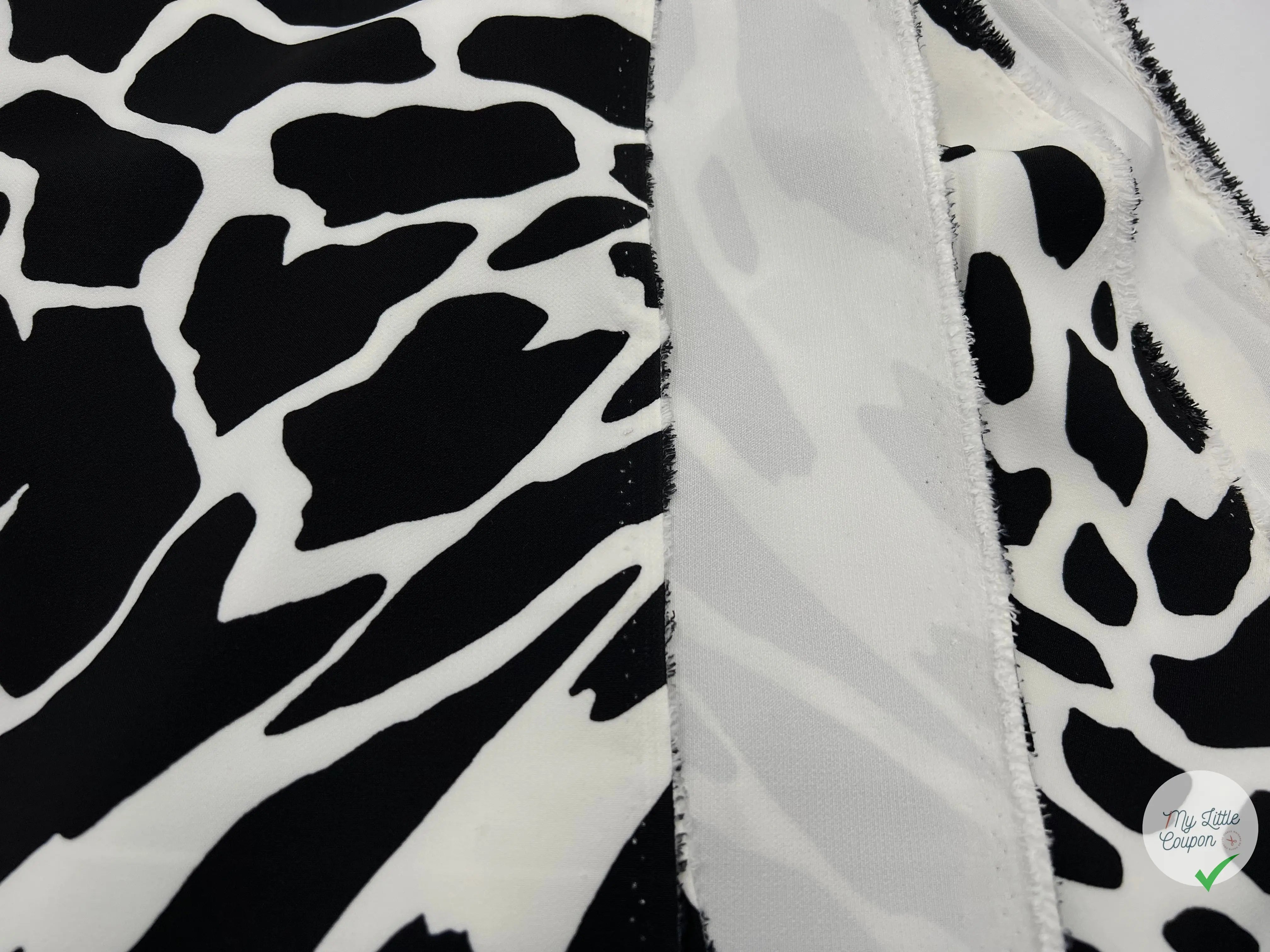 GABARDINE STRETCH QUALITÉ COUTURE IMPRIMÉ GIRAFE - My Little Coupon - tissu - coudre