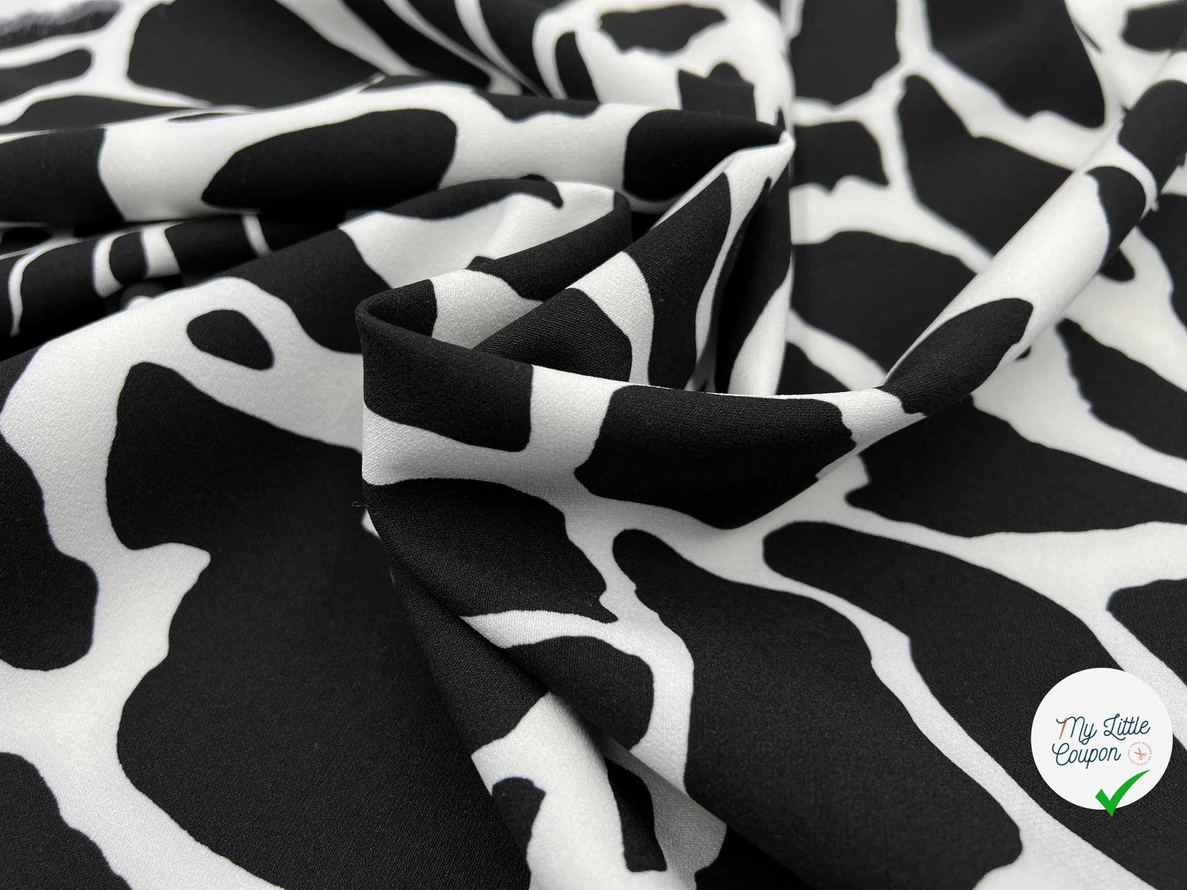 GABARDINE STRETCH QUALITÉ COUTURE IMPRIMÉ GIRAFE - My Little Coupon - tissu - coudre