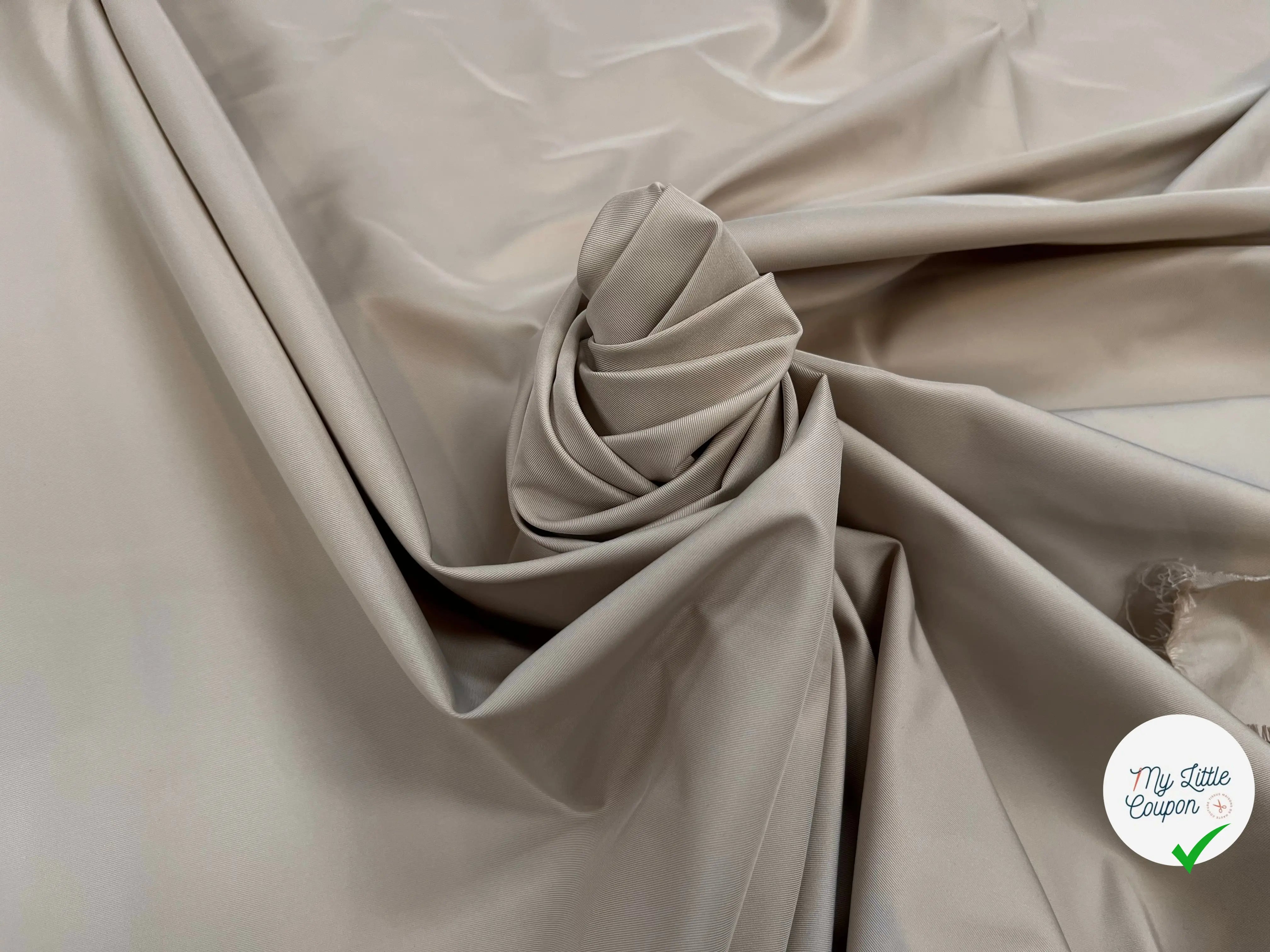 GABARDINE TECHNIQUE SOIE POLYAMIDE UNI BEIGE - My Little Coupon