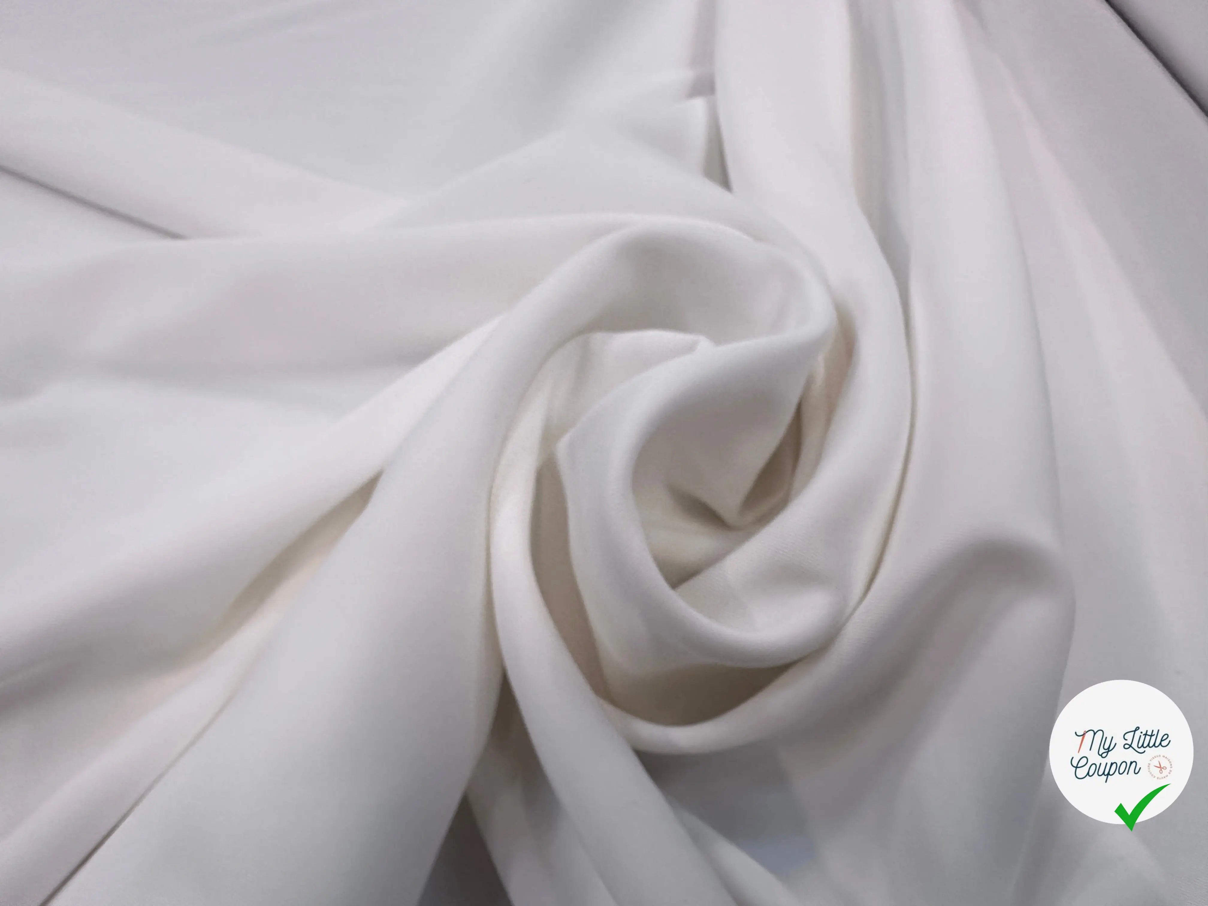 GABARDINE VISCOSE FROIDE ET FLUIDE BLANCHE MLC INTERN