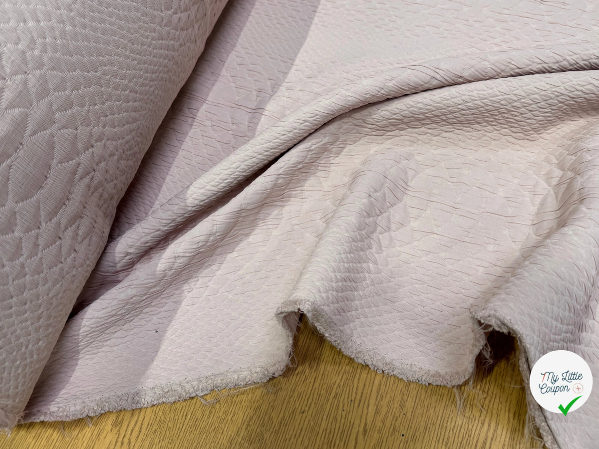 JACQUARD 60% ACETATE 31% POLYAMIDE 9% VISCOSE MOTIF LOSANGE ROSE PALE - My Little Coupon