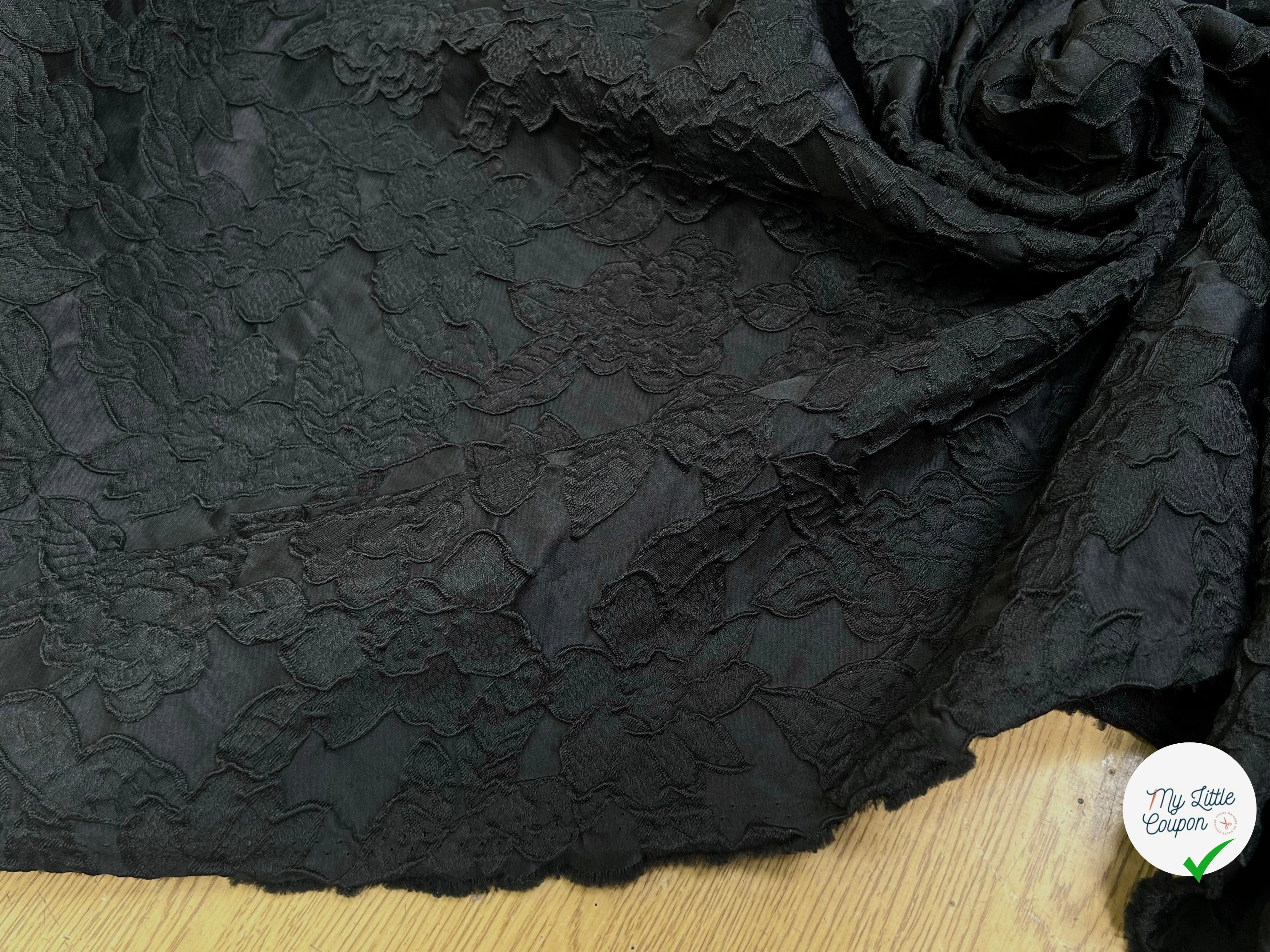 JACQUARD CLOQUÉ BLACK MOTIF FLORAL - My Little Coupon