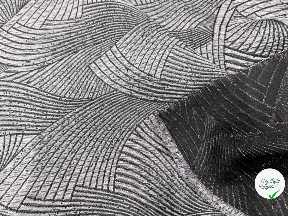 JACQUARD CLOQUÉ MOTIF ABSTRAIT GRIS MARRON ET NOIR - My Little Coupon