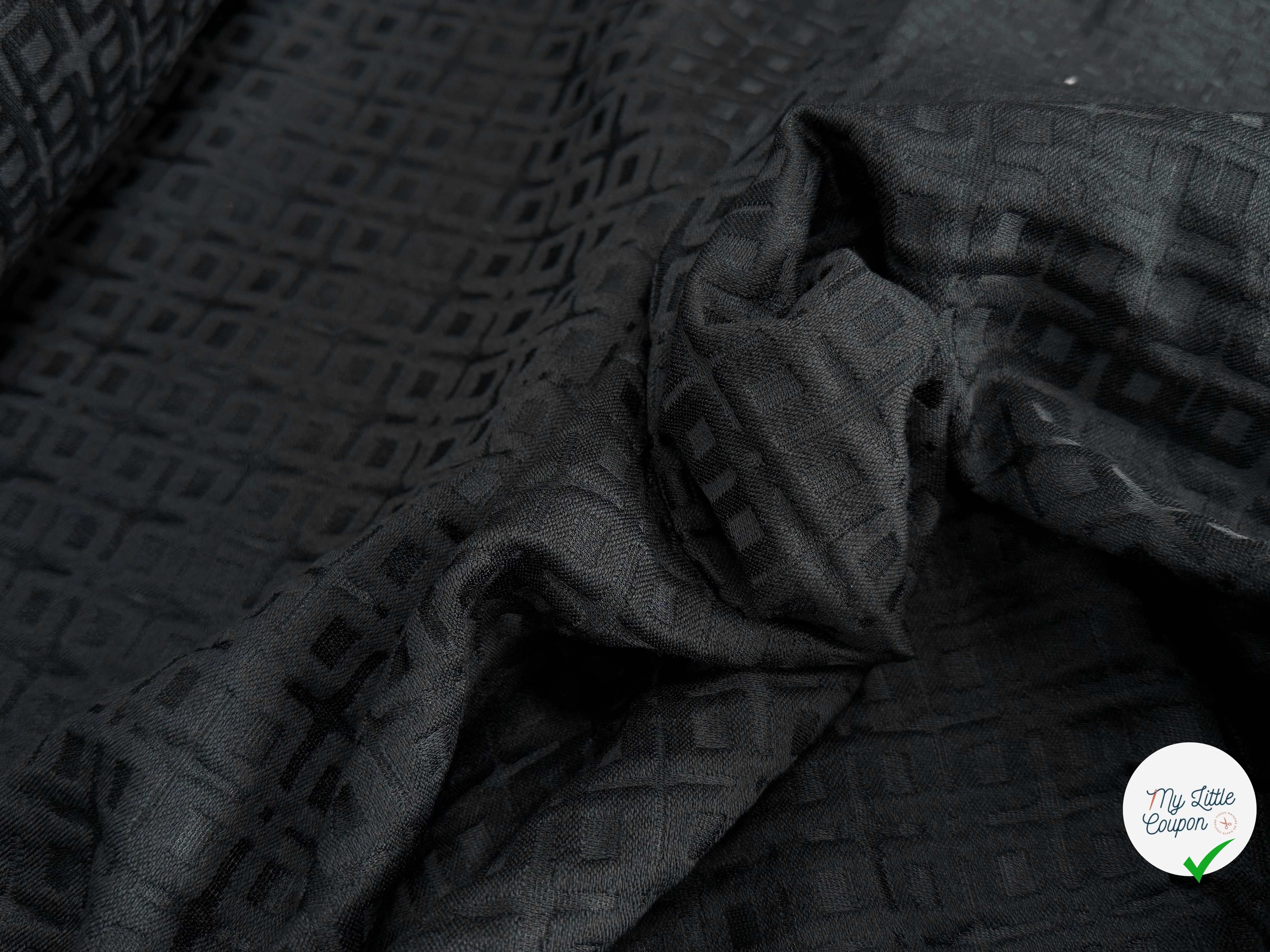JACQUARD DE LAINE MOTIF GÉOMETRIQUE NOIR - My Little Coupon