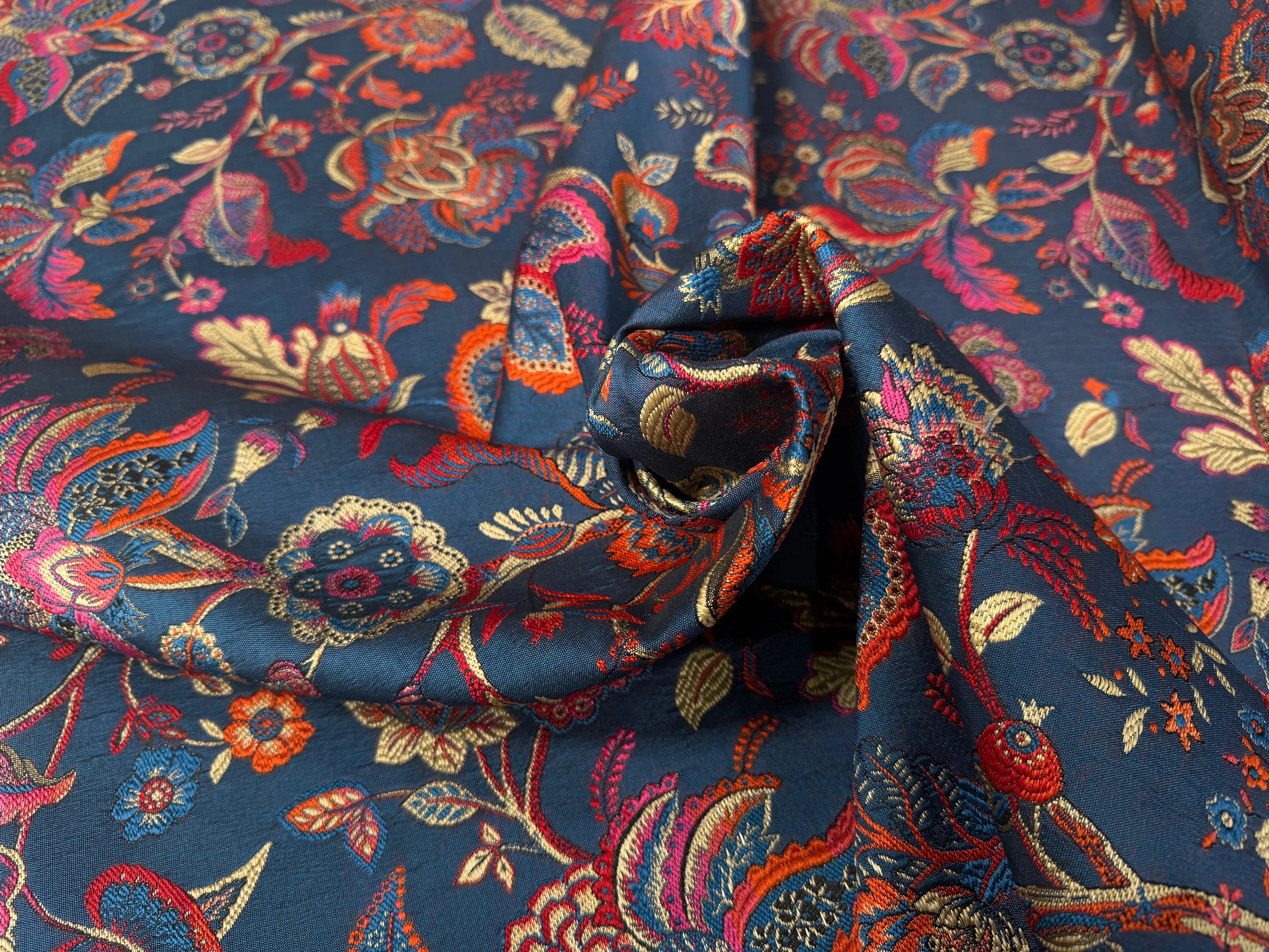 JACQUARD INAYA ALLOVER BLEU TISSE TEINT 140 CM MADE IN FRANCE - My Little Coupon