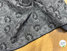 JACQUARD MOTIFS FLORAUX FOND GRIS - My Little Coupon
