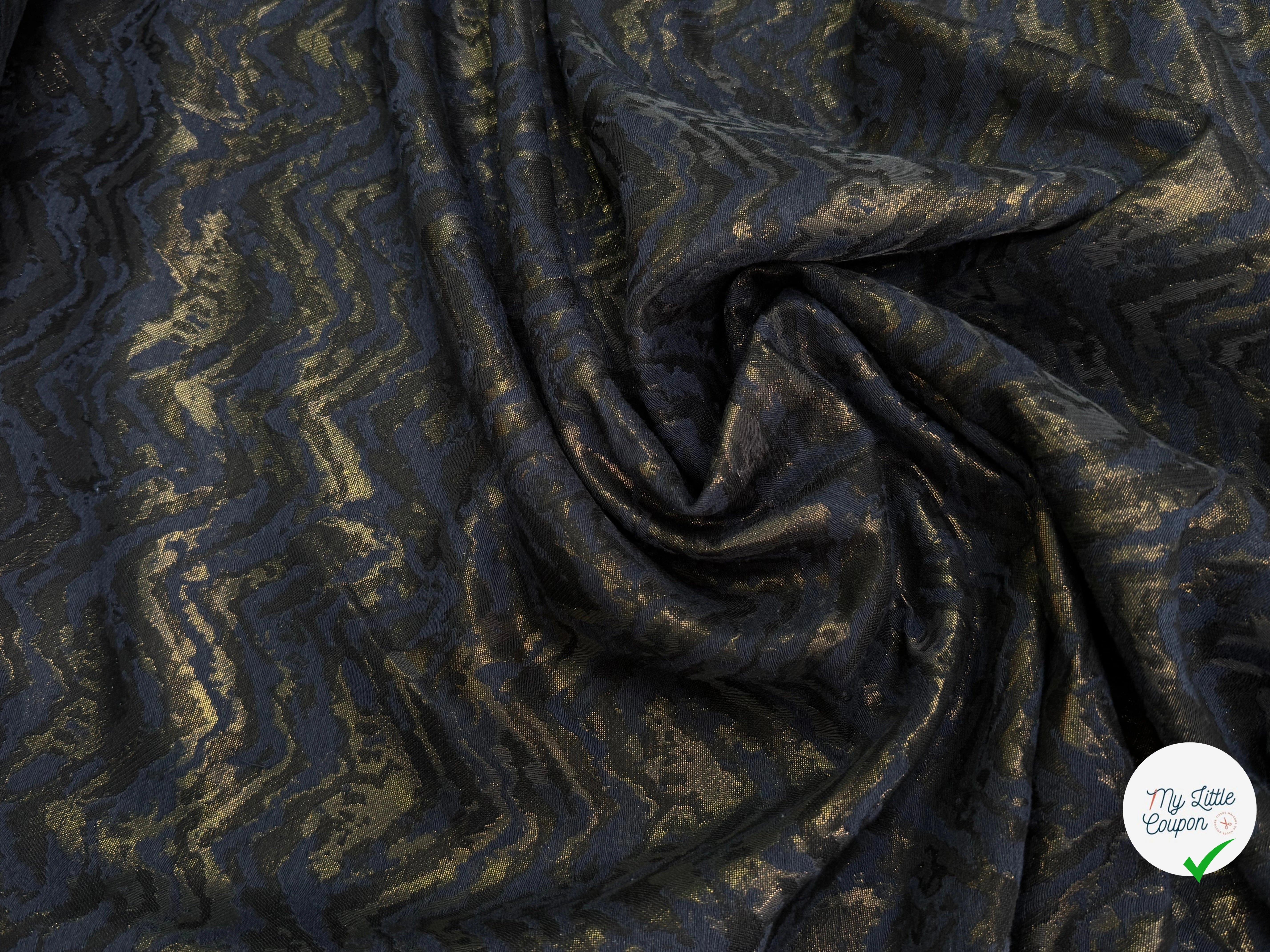 JACQUARD SATINÉ MÉTALLISÉ ZIGZAG SERPENTIN OR ET MARINE ULTRA BEAU - My Little Coupon