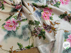JACQUARD SATINÉ MOTIFS FLORAUX MULTICOLORE VERT ET ROSE FOND ÉCRU - My Little Coupon