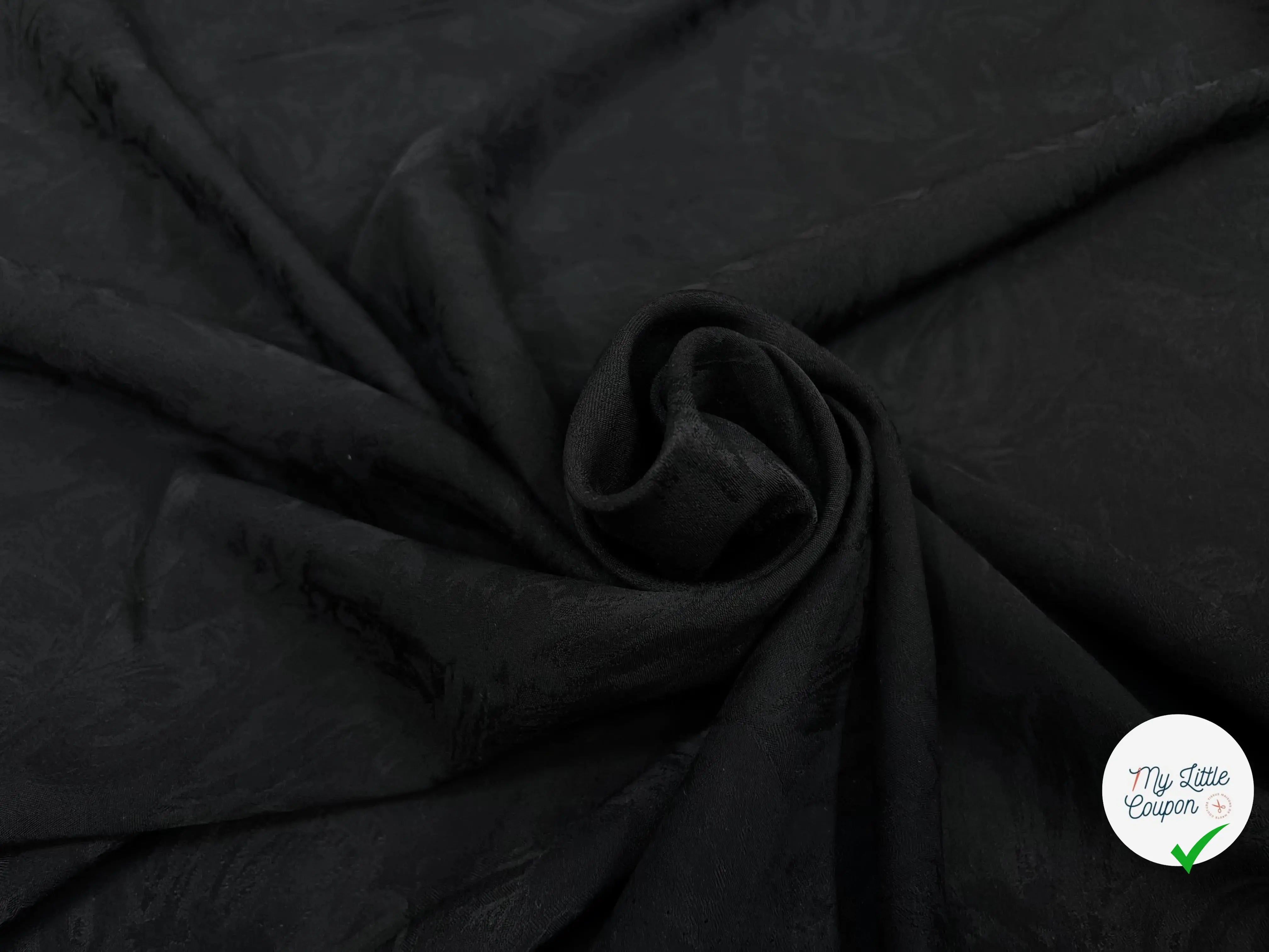 JACQUARD VISCOSE NOIR MOTIFS FABRICATION PRATO - My Little Coupon
