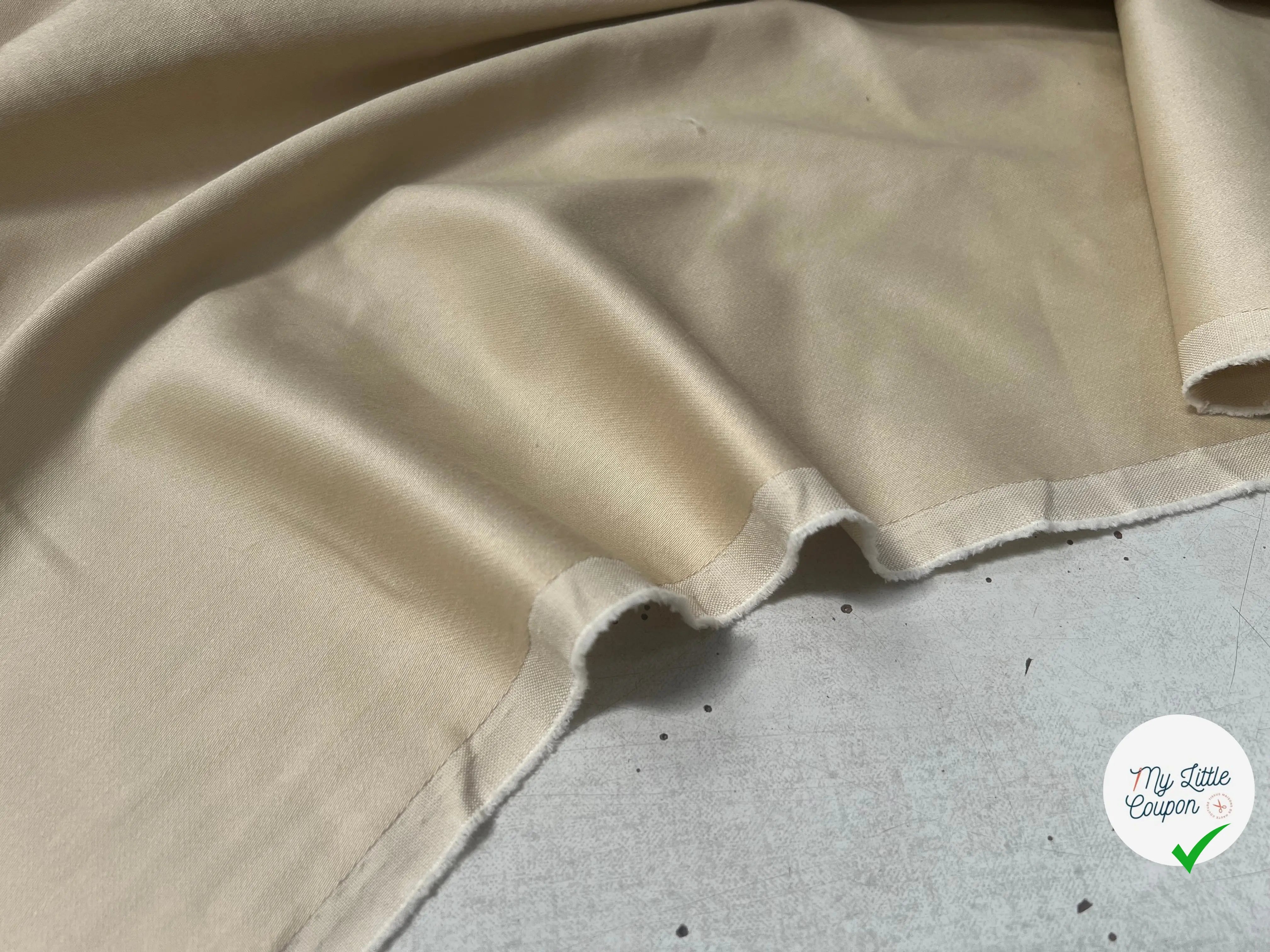 JEAN STRETCH TAUPE UNI LÉGÈREMENT SATINÉ - My Little Coupon