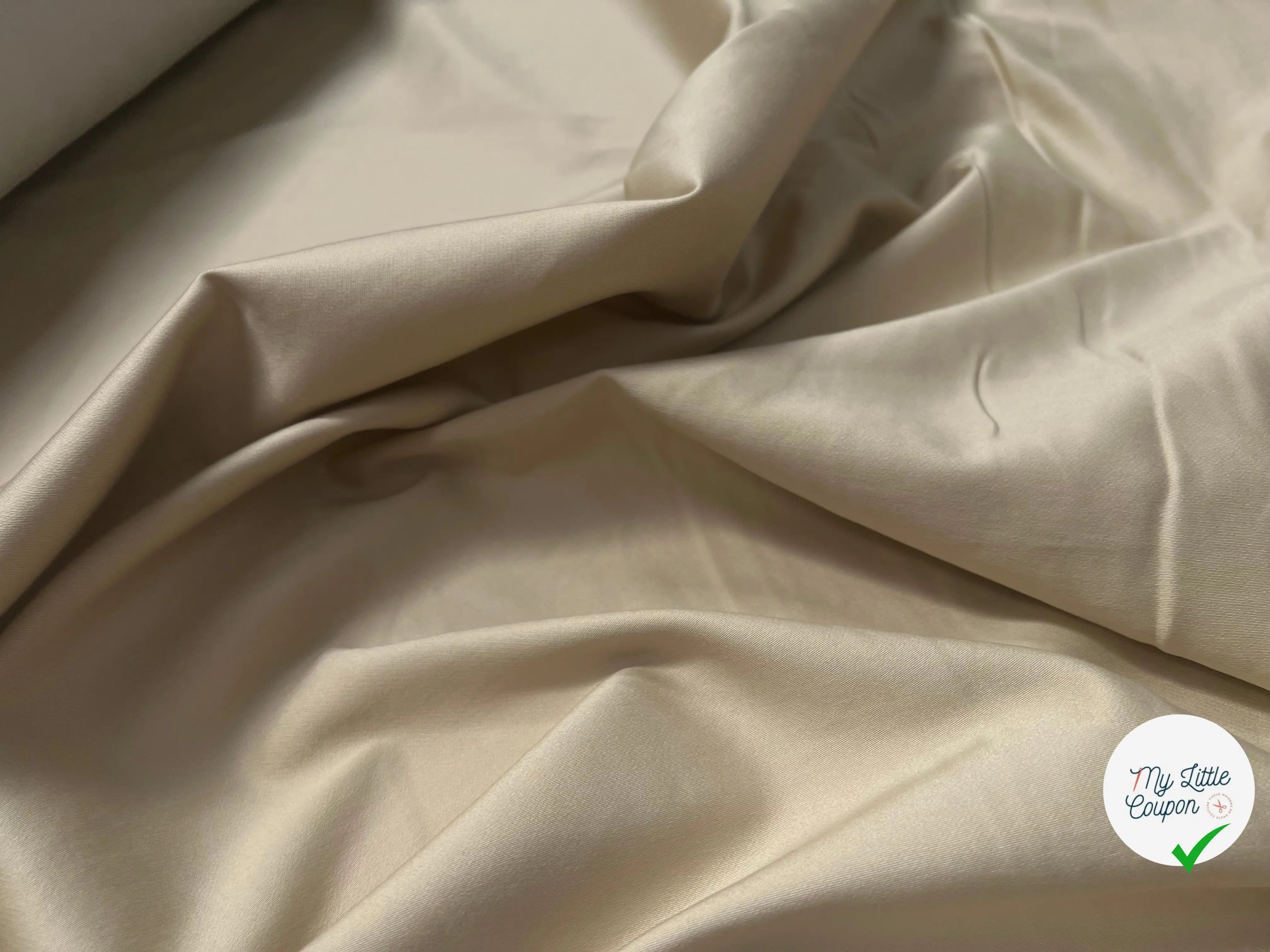 JEAN STRETCH TAUPE UNI LÉGÈREMENT SATINÉ - My Little Coupon