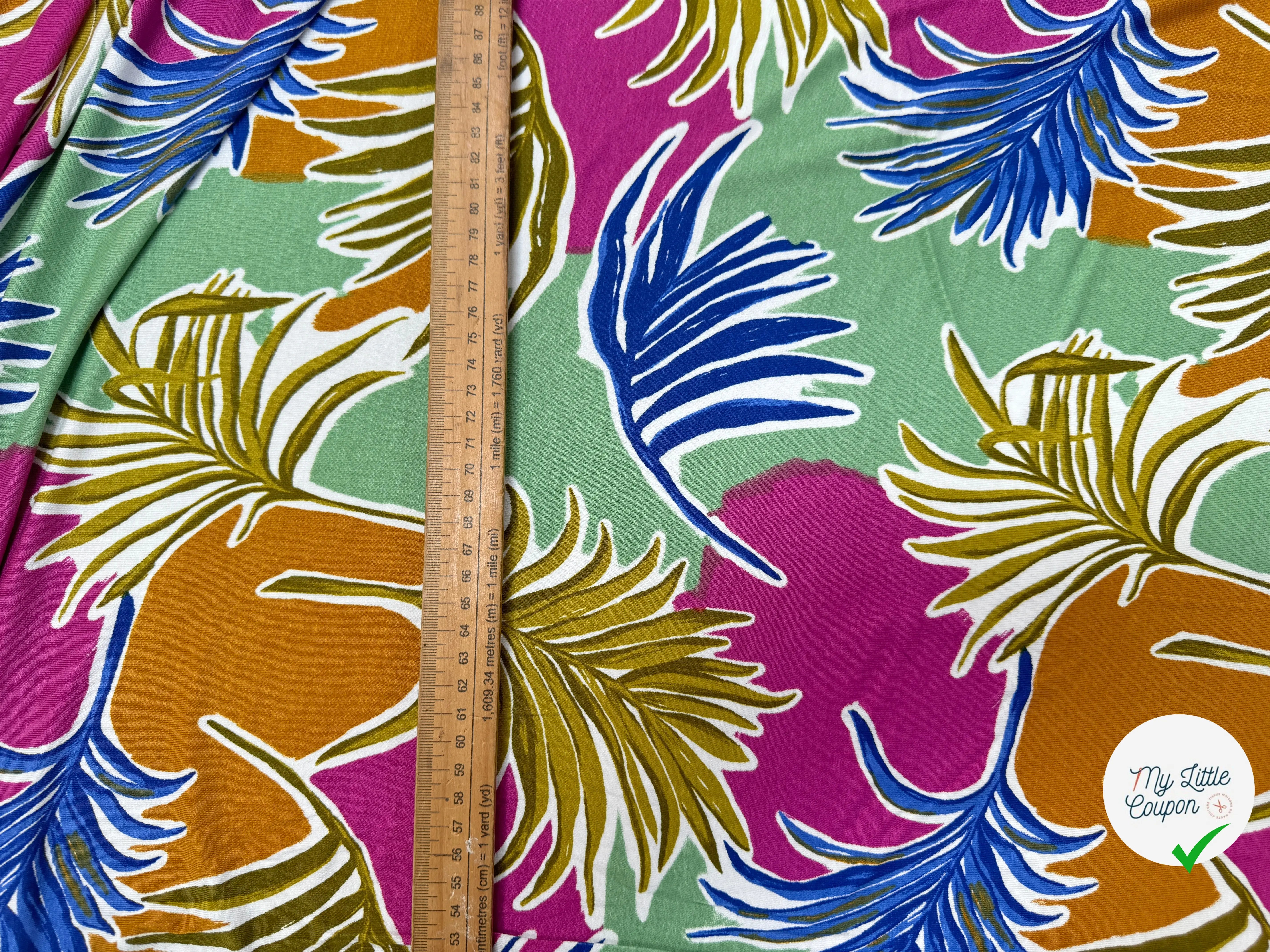 JERSEY DE VISCOSE TISSU IMPRIMÉ ABSTRAIT VERT - My Little Coupon