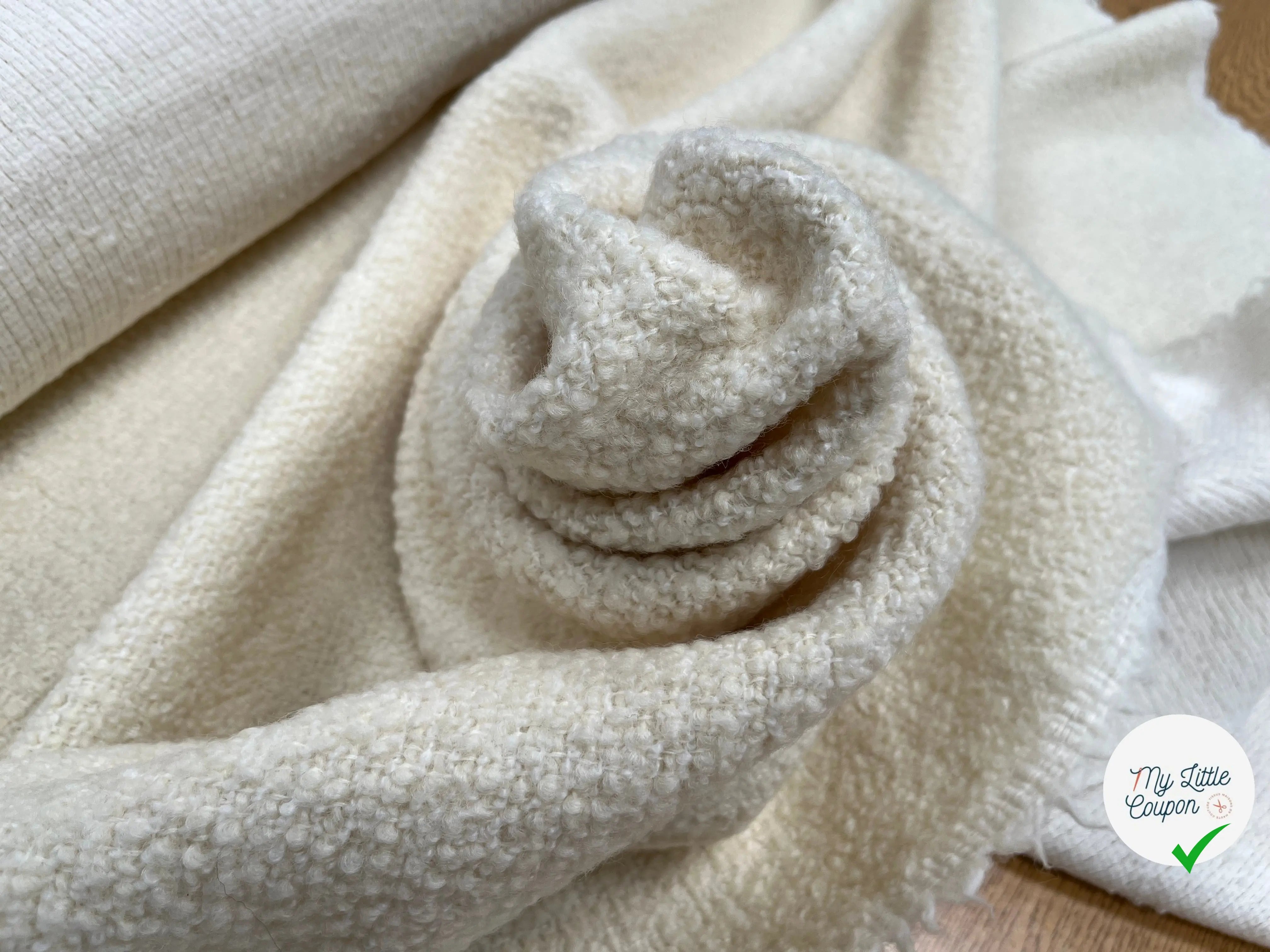 LAINAGE BOUCLETTE BLANC CASSE 93% LAINE - My Little Coupon