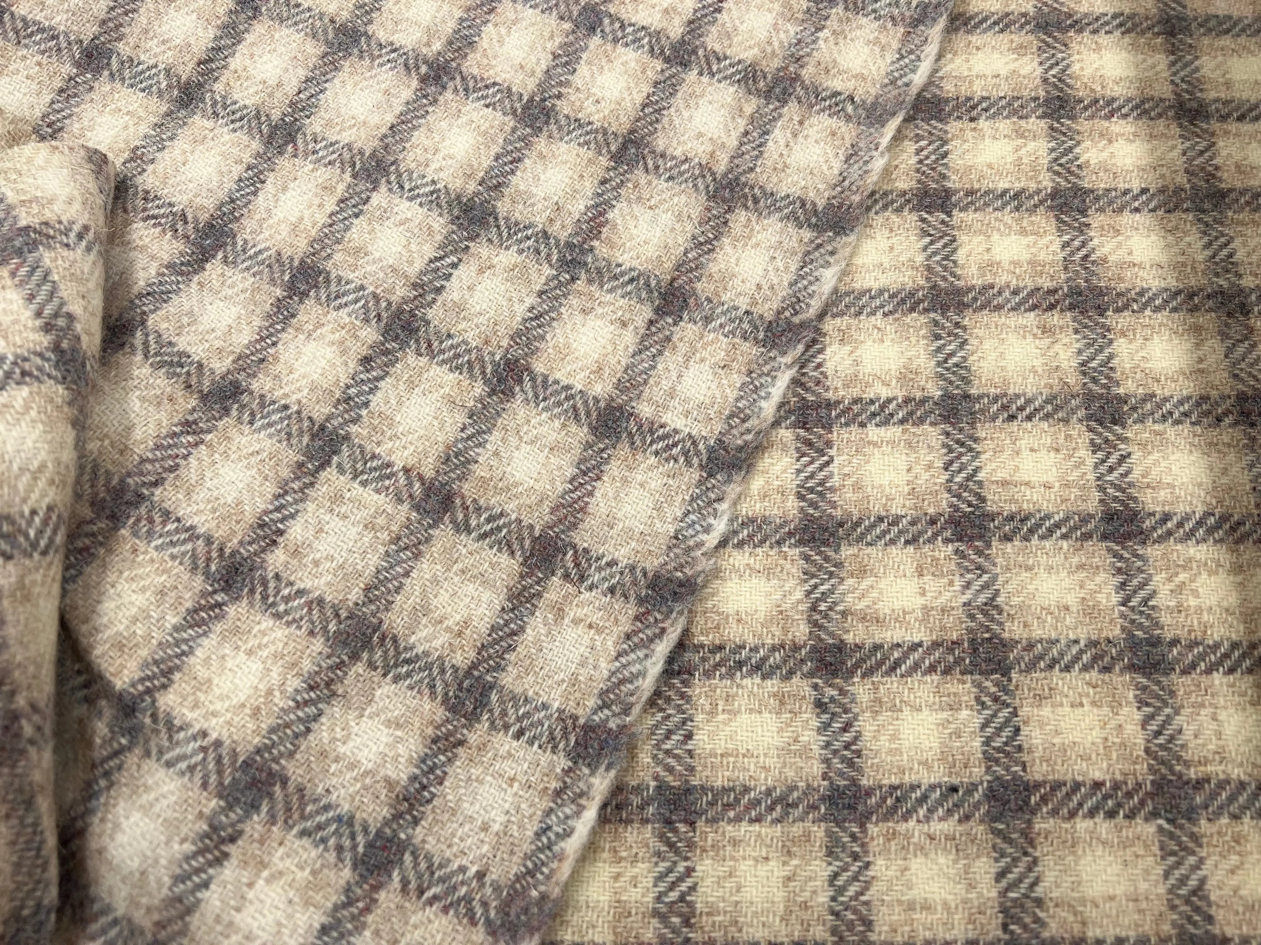 LAINAGE CARREAUX HARRIS TWEED PURE LAINE BEIGE ET GRIS ÉLÉGANT - My Little Coupon - tissu - coudre