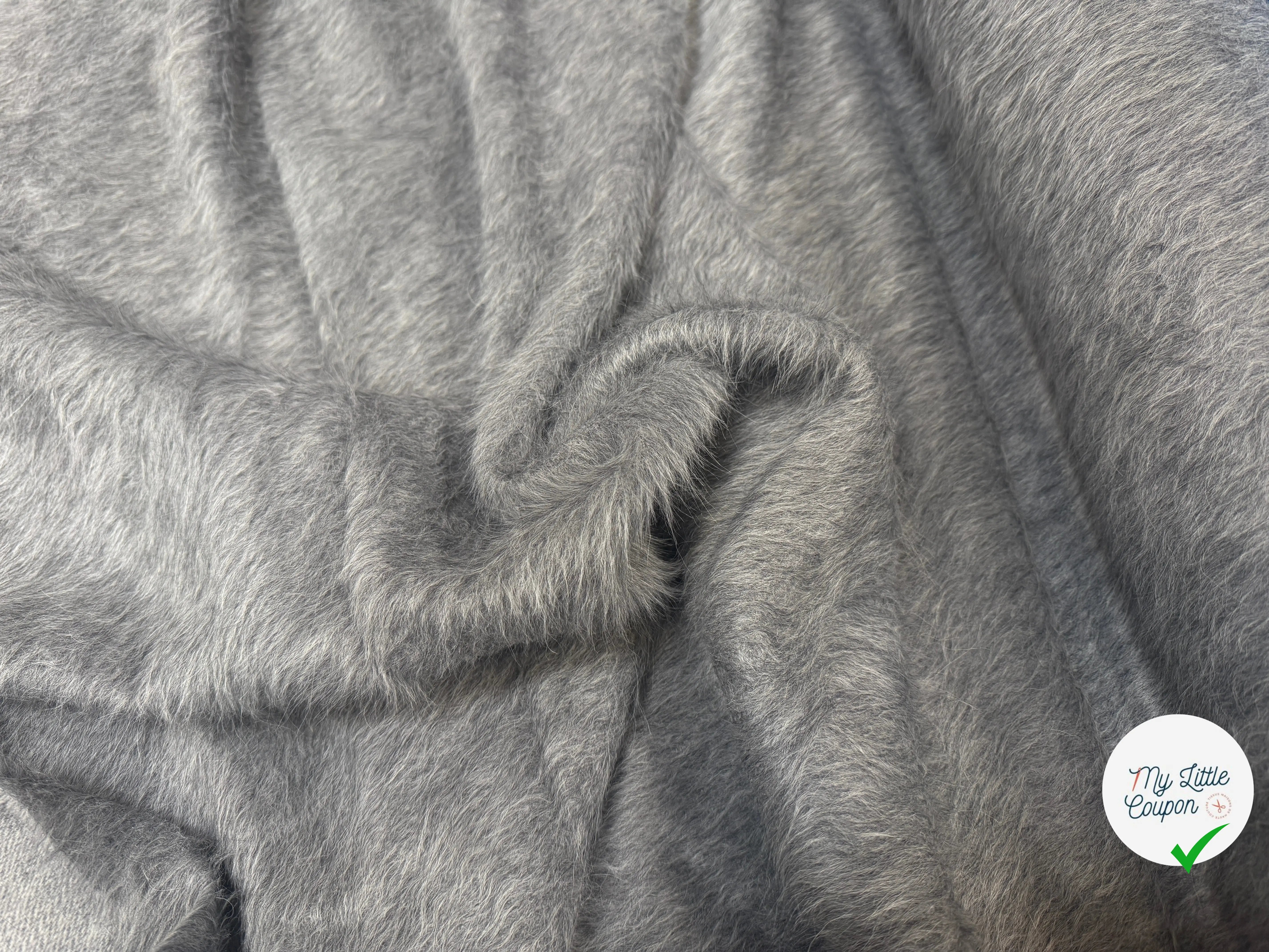 LAINAGE MANTEAU ALPAGA FOURRURE GRIS LUMINEUX - My Little Coupon