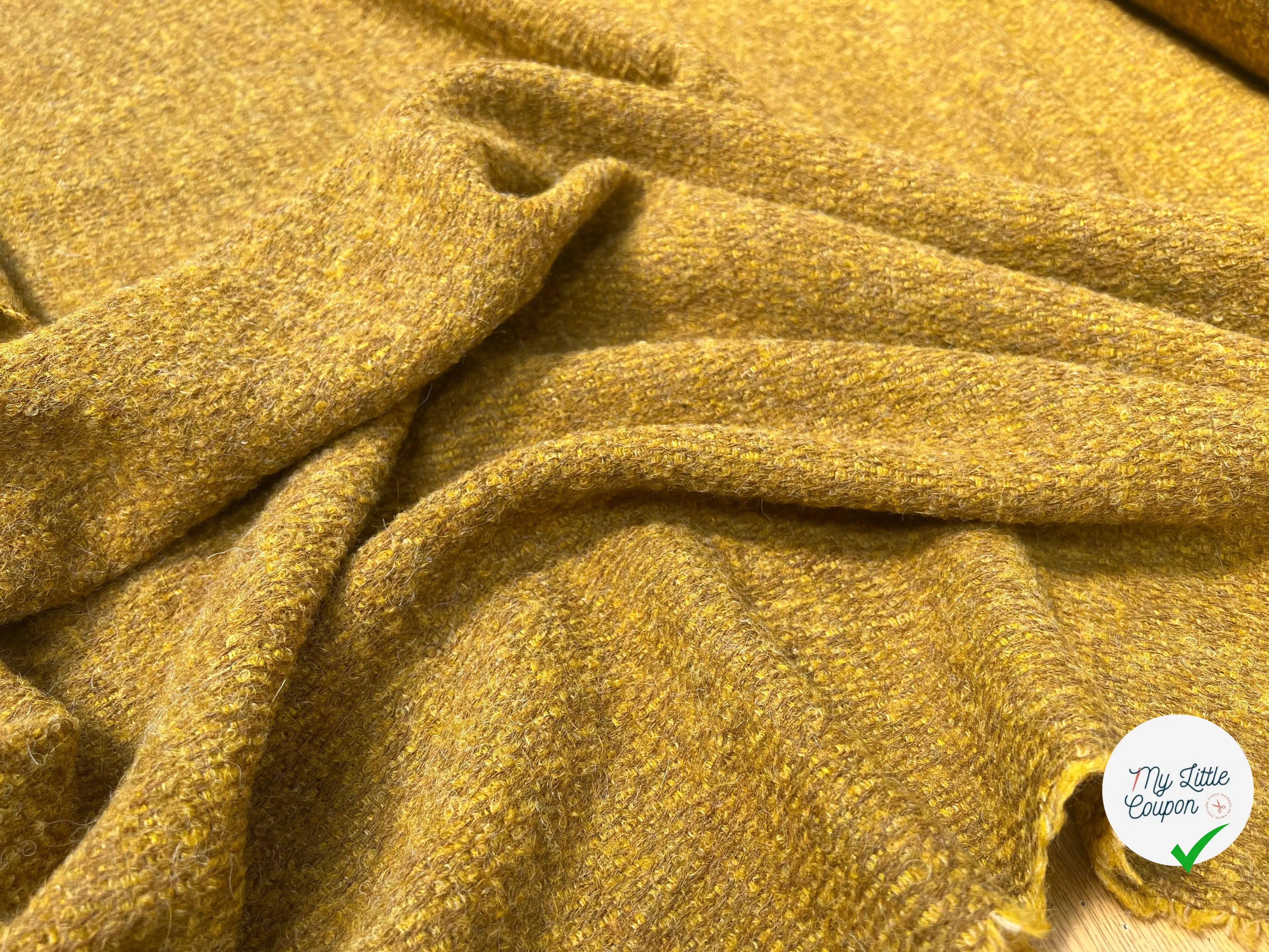 LAINAGE MANTEAU BOUCLETTE LAINE MERINOS MOUTARDE - My Little Coupon