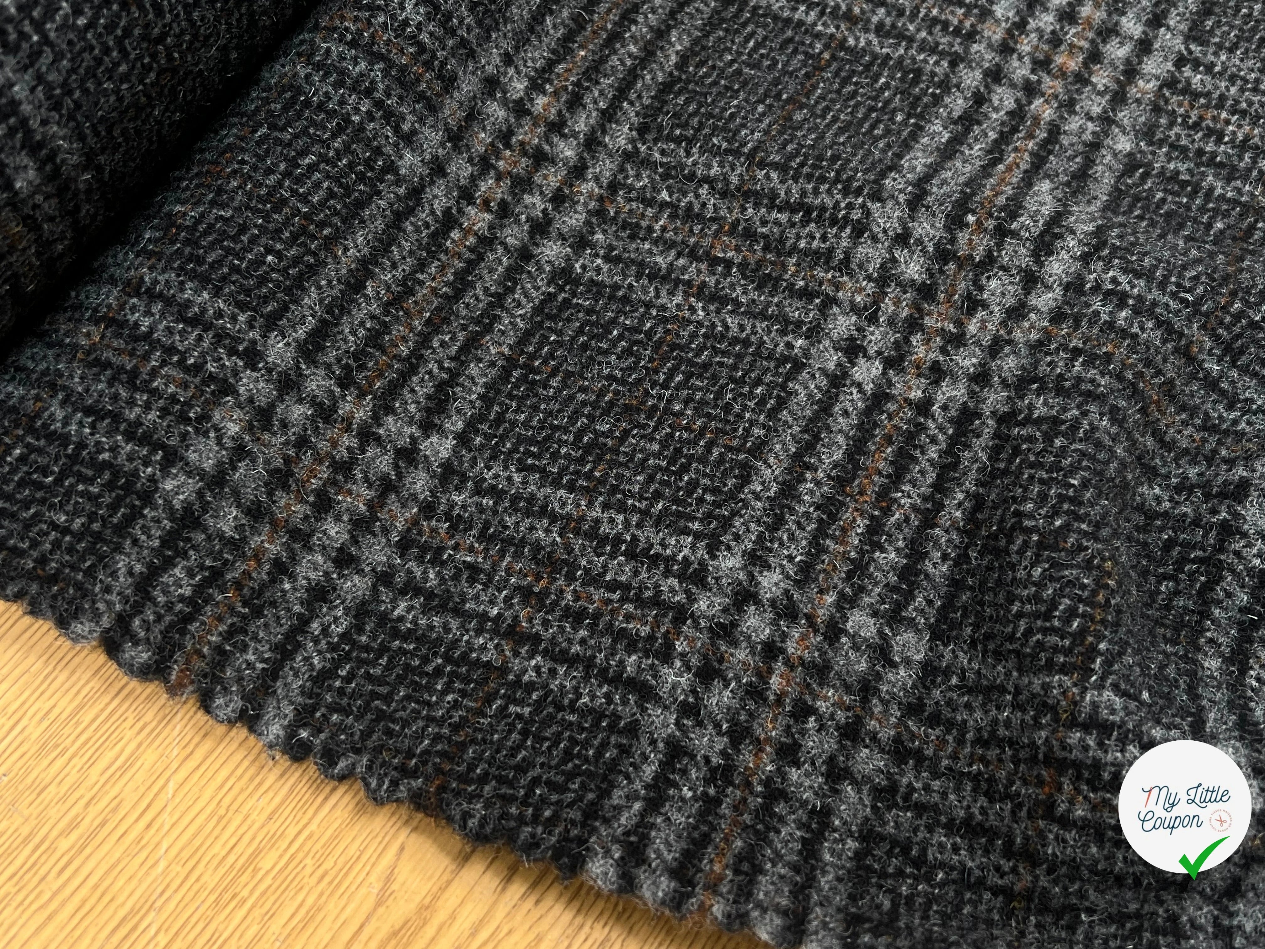 LAINAGE MANTEAU HIGHLAND STYLE GRIS CLAIR ET NOIR - My Little Coupon