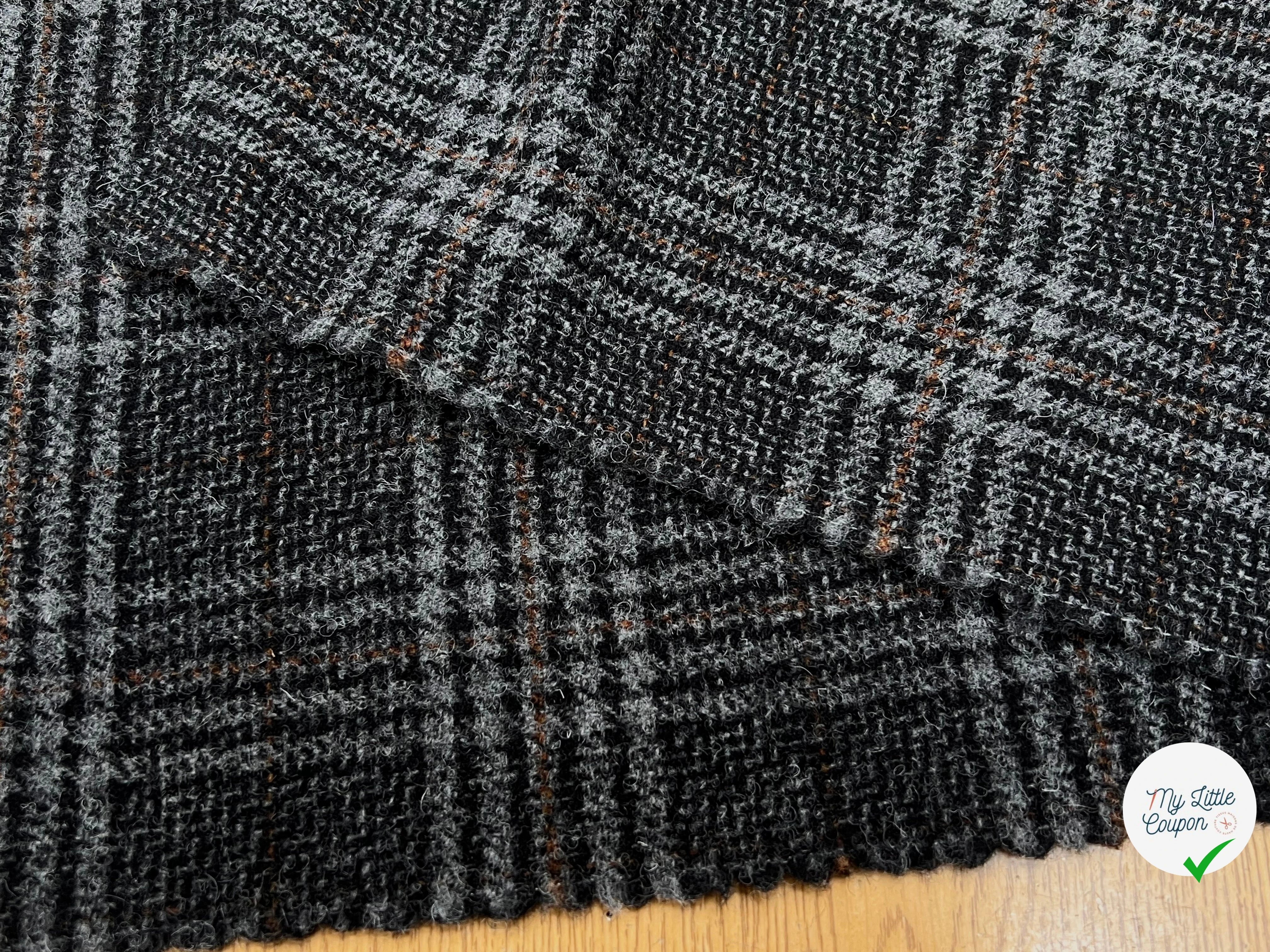 LAINAGE MANTEAU HIGHLAND STYLE GRIS CLAIR ET NOIR - My Little Coupon