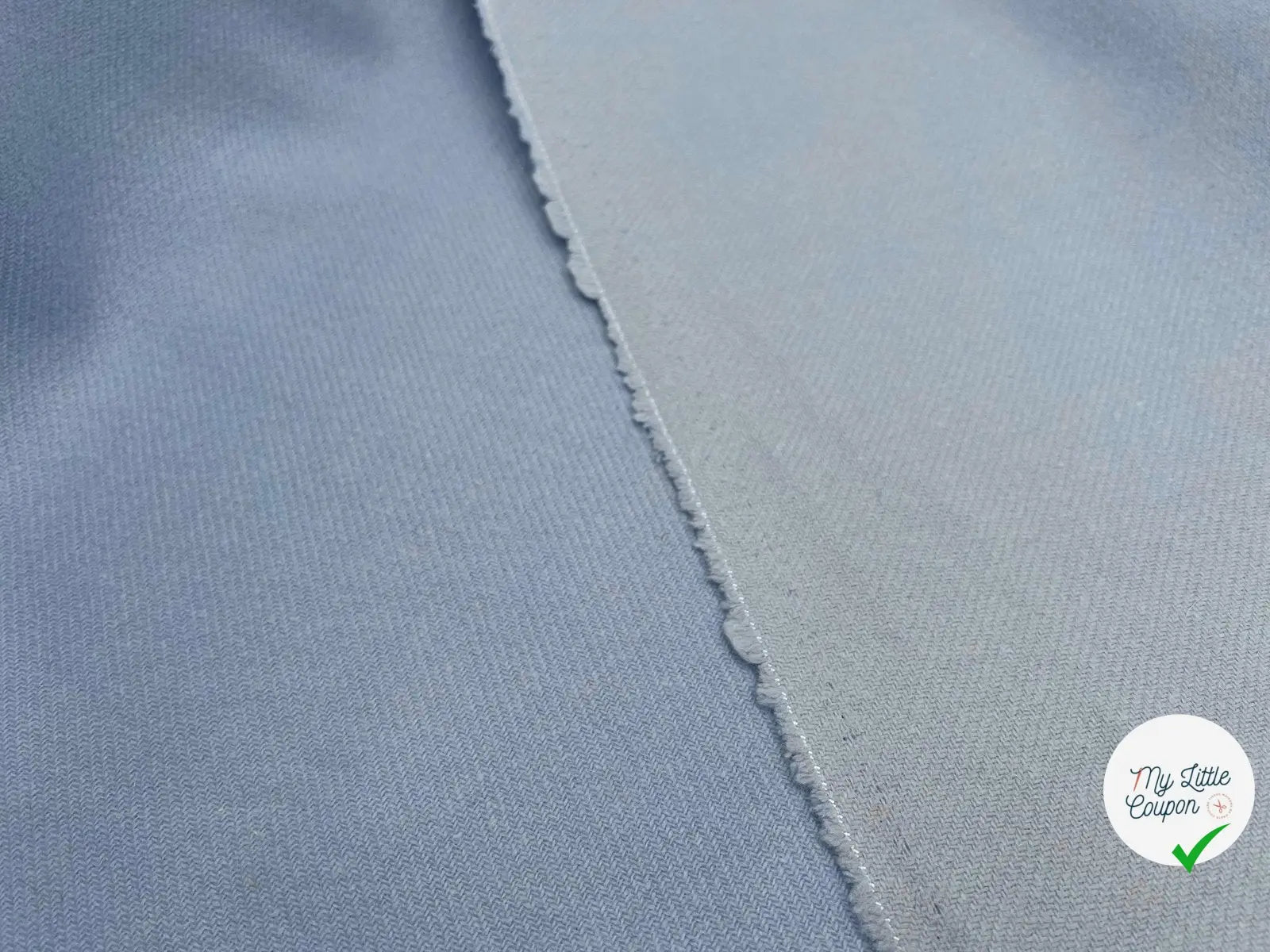 LAINAGE MANTEAU LÉGÈREMENT STRIÉ SUBLIME BLEU BÉBÉ - My Little Coupon - tissu - coudre