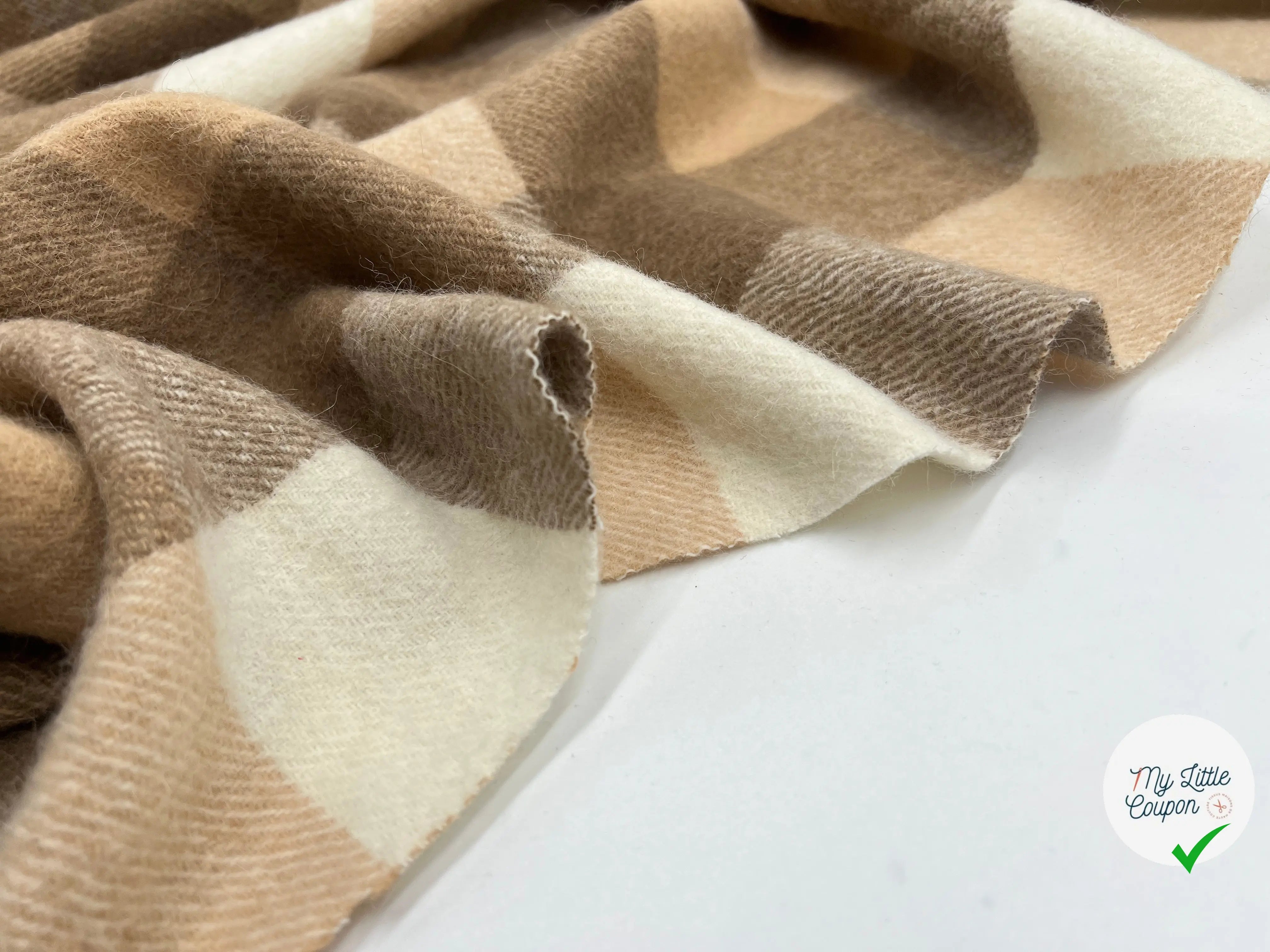 LAINAGE MANTEAUX CARREAUX SAUMON ET BROWN - My Little Coupon - tissu - coudre