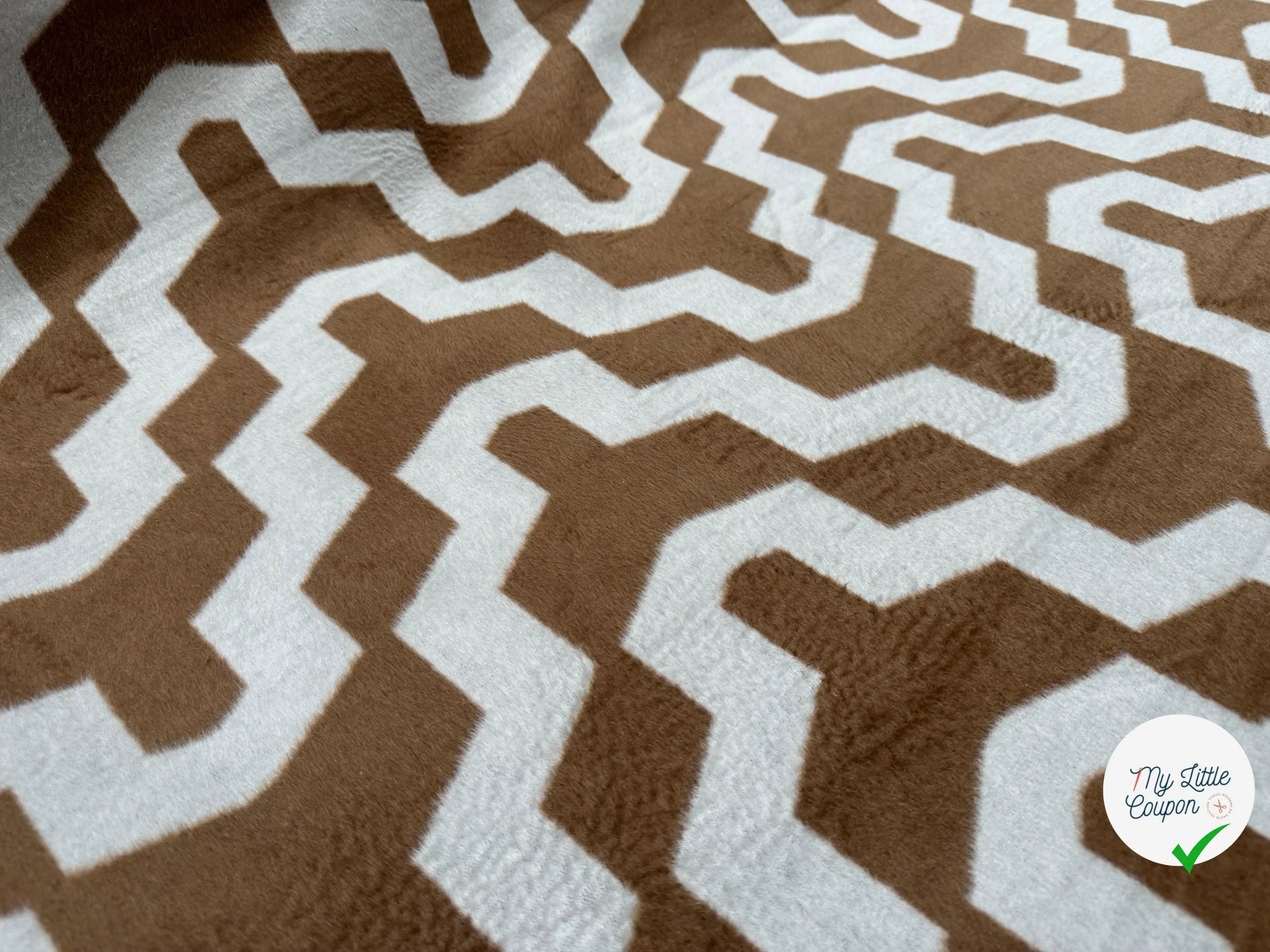 LAINAGE POLYESTER DUVETEUX GRAPHIQUE CAMEL - My Little Coupon