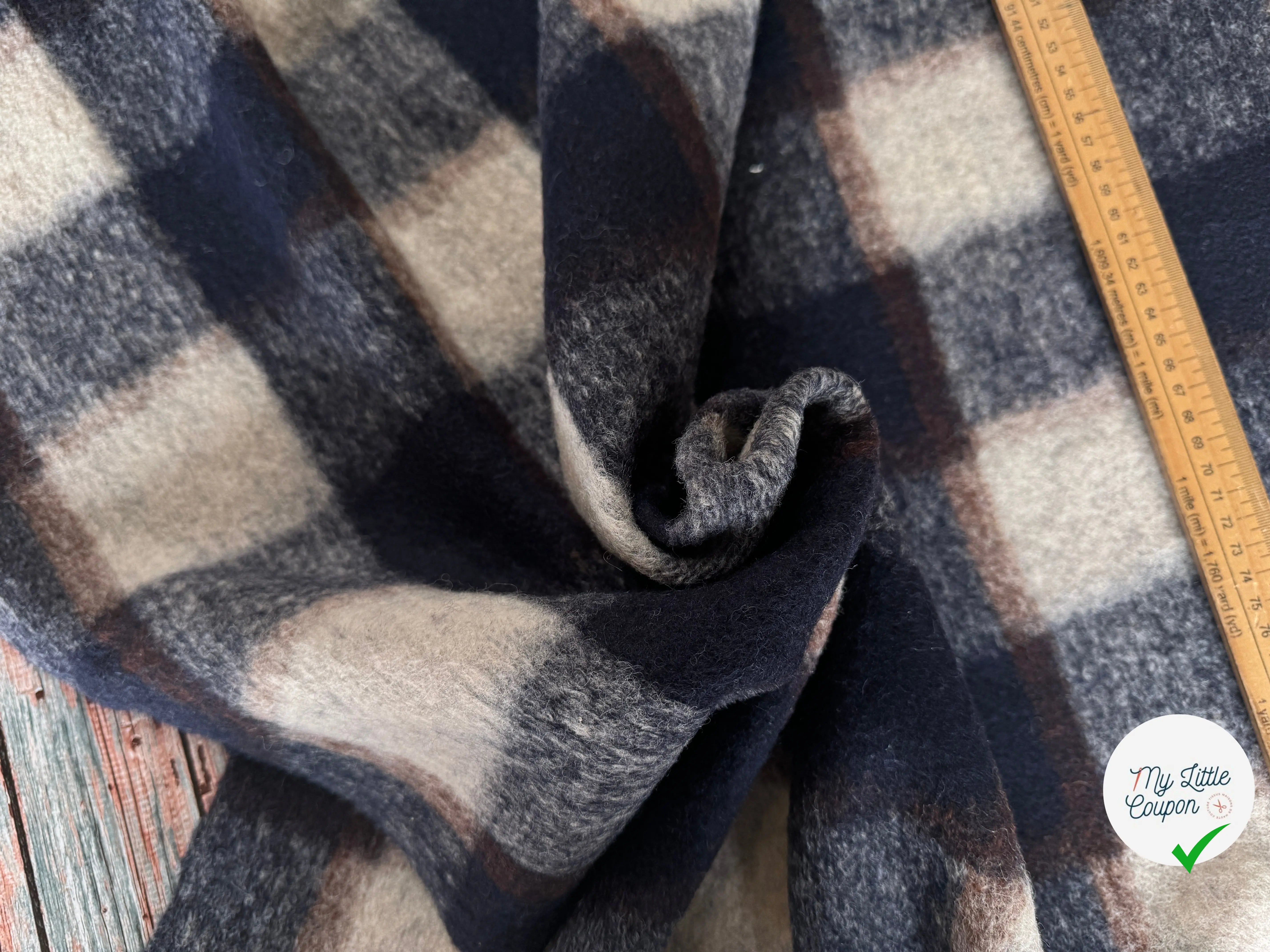 LAINAGE STRETCH BOUCLETTE CARREAUX CREME BLEU - My Little Coupon