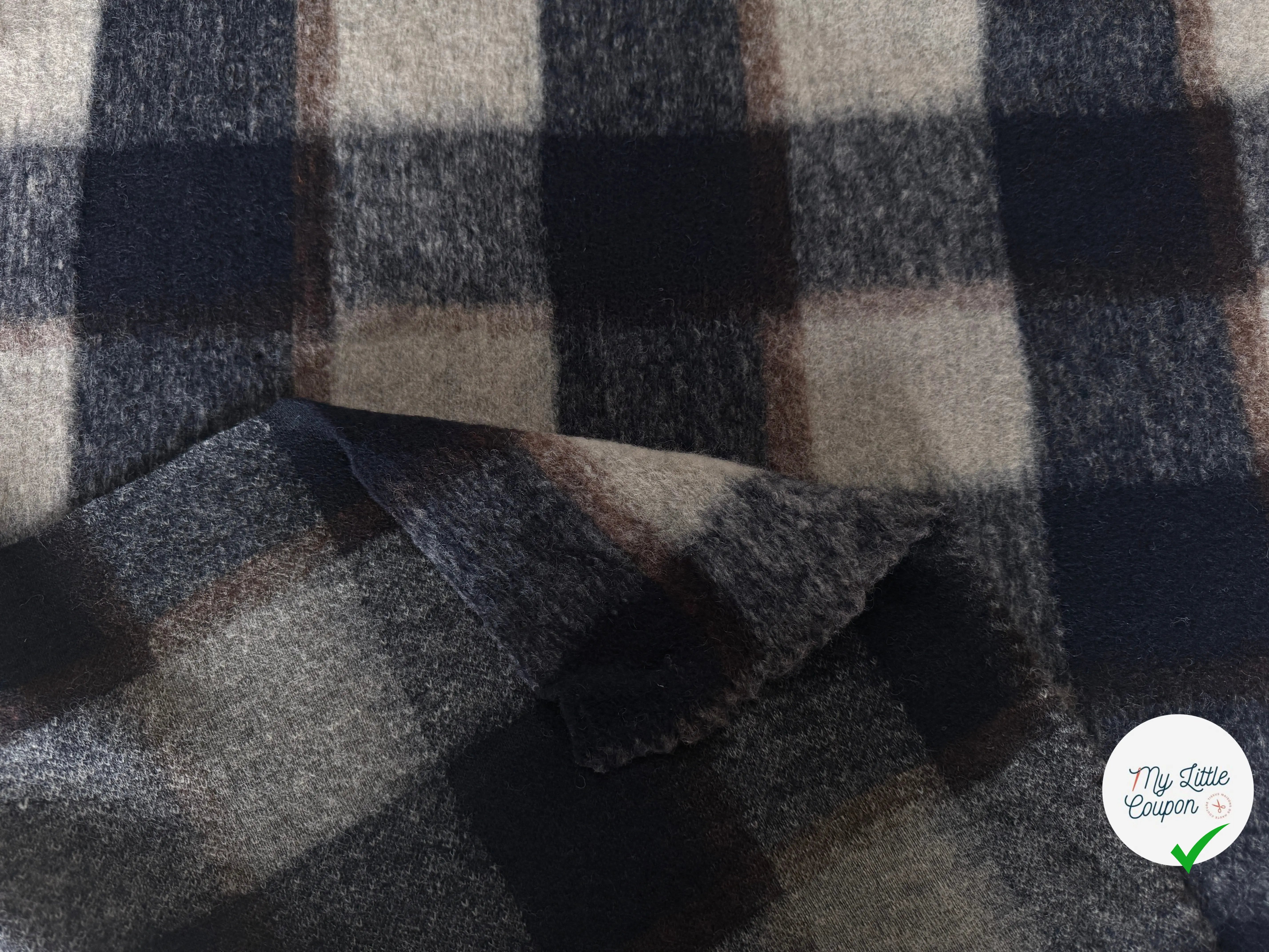 LAINAGE STRETCH BOUCLETTE CARREAUX CREME BLEU - My Little Coupon