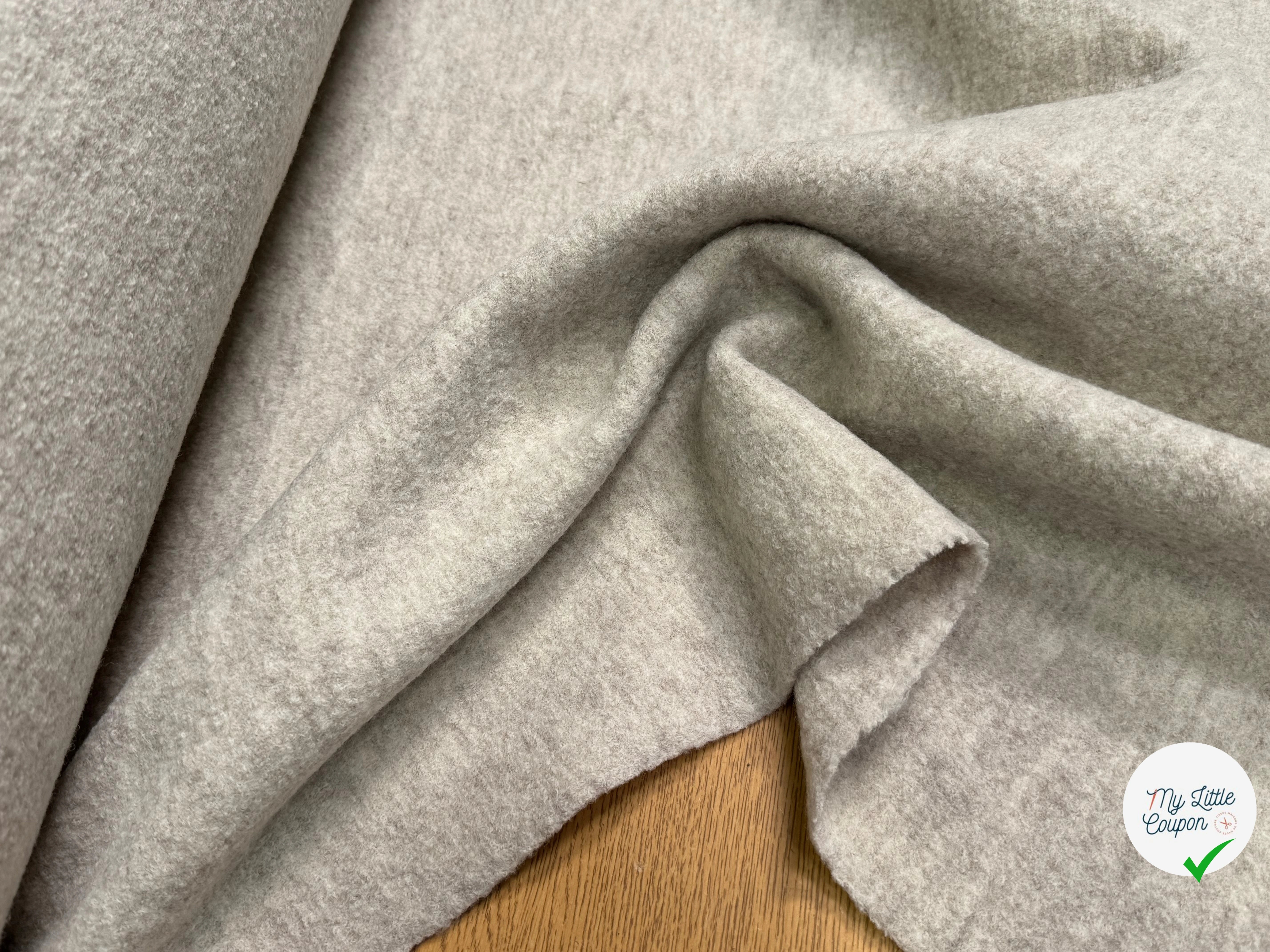 Tissu laine bouillie haute couture écru - vue de la matière