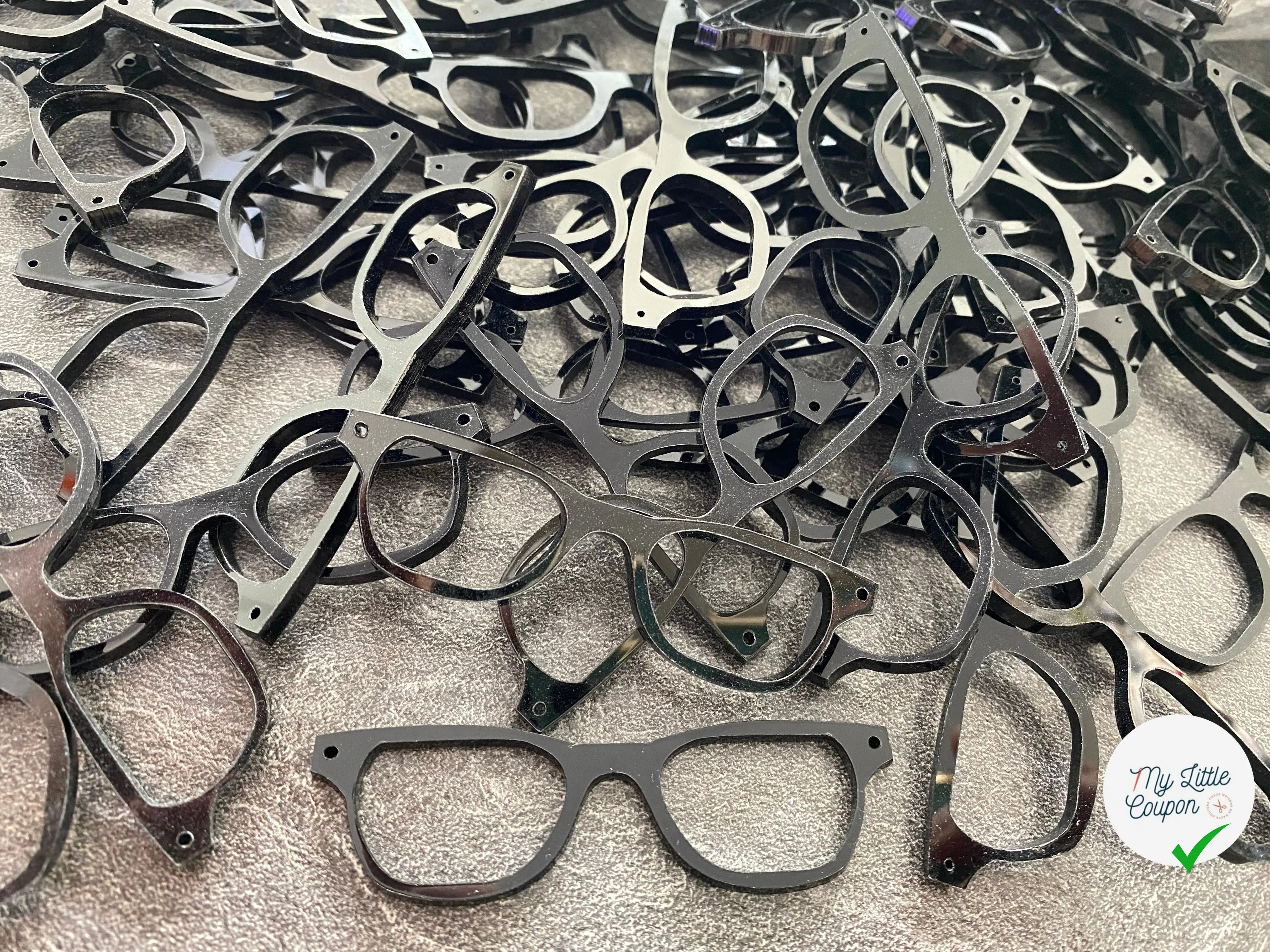 LUNETTES À COUDRE NOIRES LAQUÉES - My Little Coupon