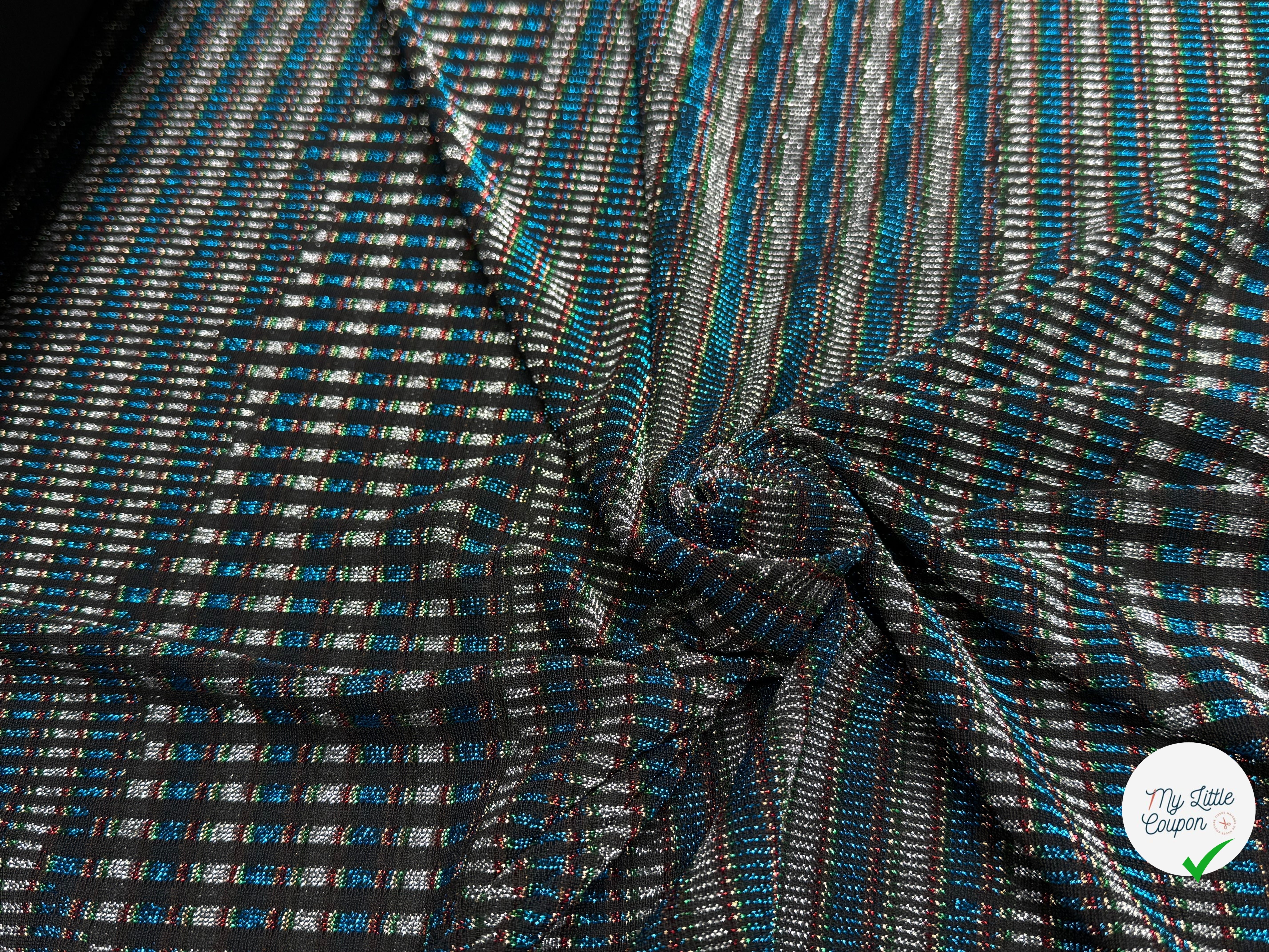 MAILLE FÊTE ULTRA STRETCH BRILLANT POLY INTERLOCK TURQUOISE/RED - My Little Coupon