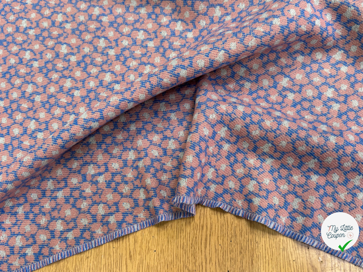 MAILLE GRATTÉE JACQUARD FLEURS ROSE PÂLE FOND BLEU - My Little Coupon