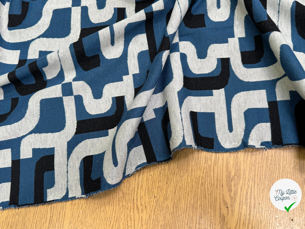 MAILLE JACQUARD ESPRIT MILANO MOTIF CALLIGRAPHIE BLEU MARINE ET BLANC - My Little Coupon