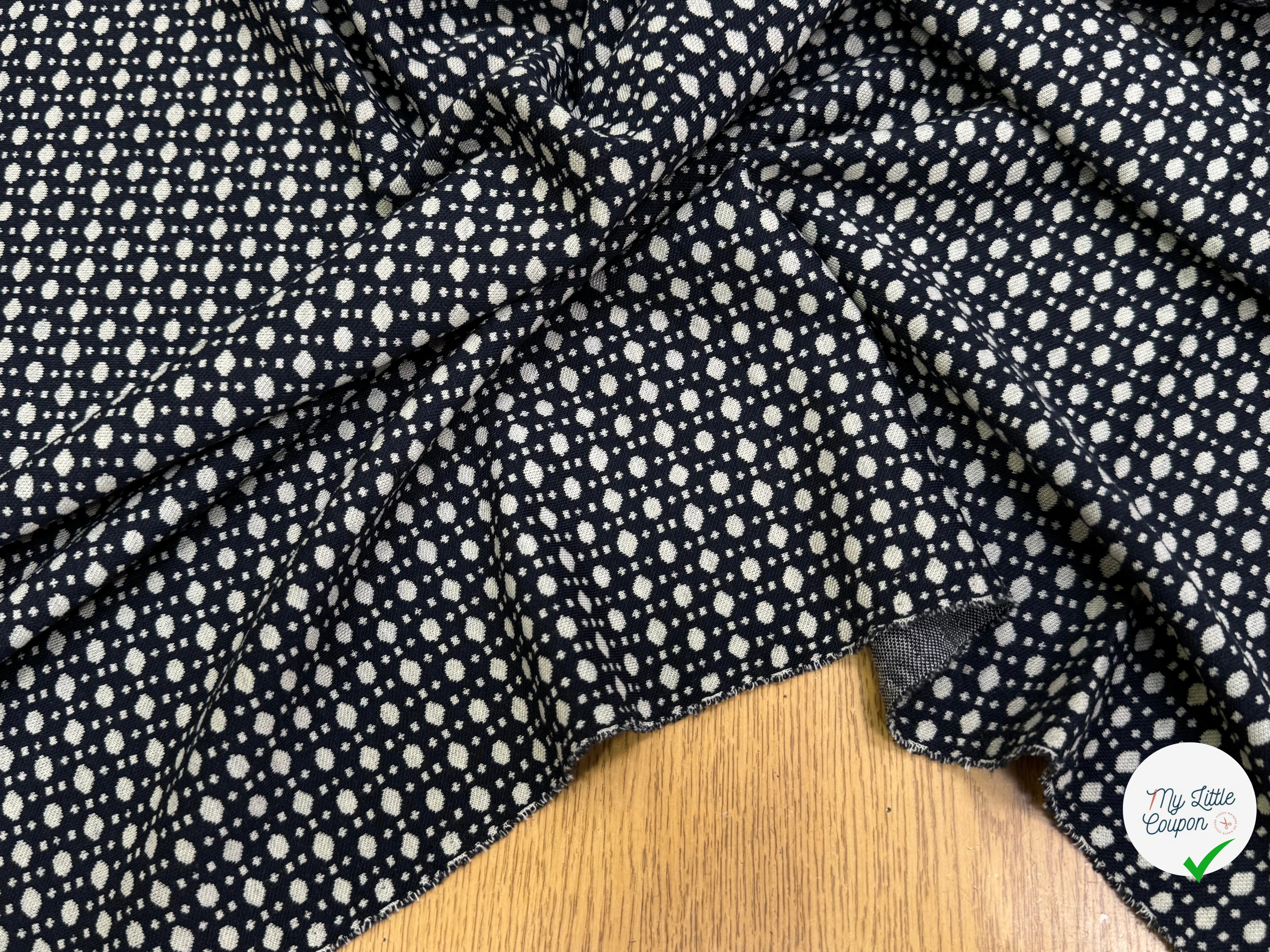 MAILLE JACQUARD ESPRIT MILANO MOTIF POIS ÉCRU FOND BLEU MARINE - My Little Coupon