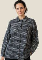 MAILLE JACQUARD ESPRIT MILANO MOTIF POIS ÉCRU FOND BLEU MARINE - My Little Coupon