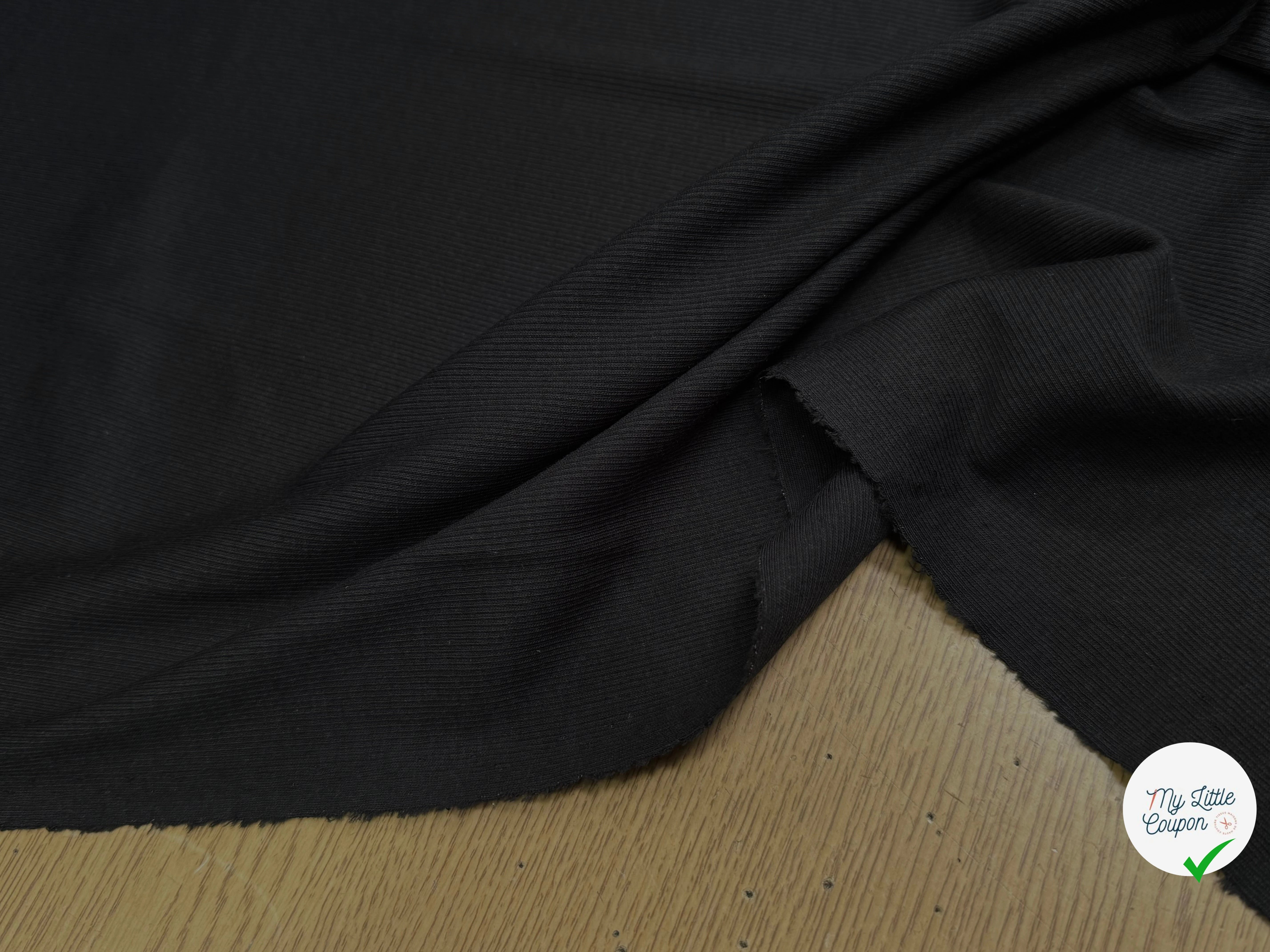 MAILLE LÉGÈREMENT CÔTELÉE LÉGÈRE 105CM DOWN BLACK STRETCH - My Little Coupon