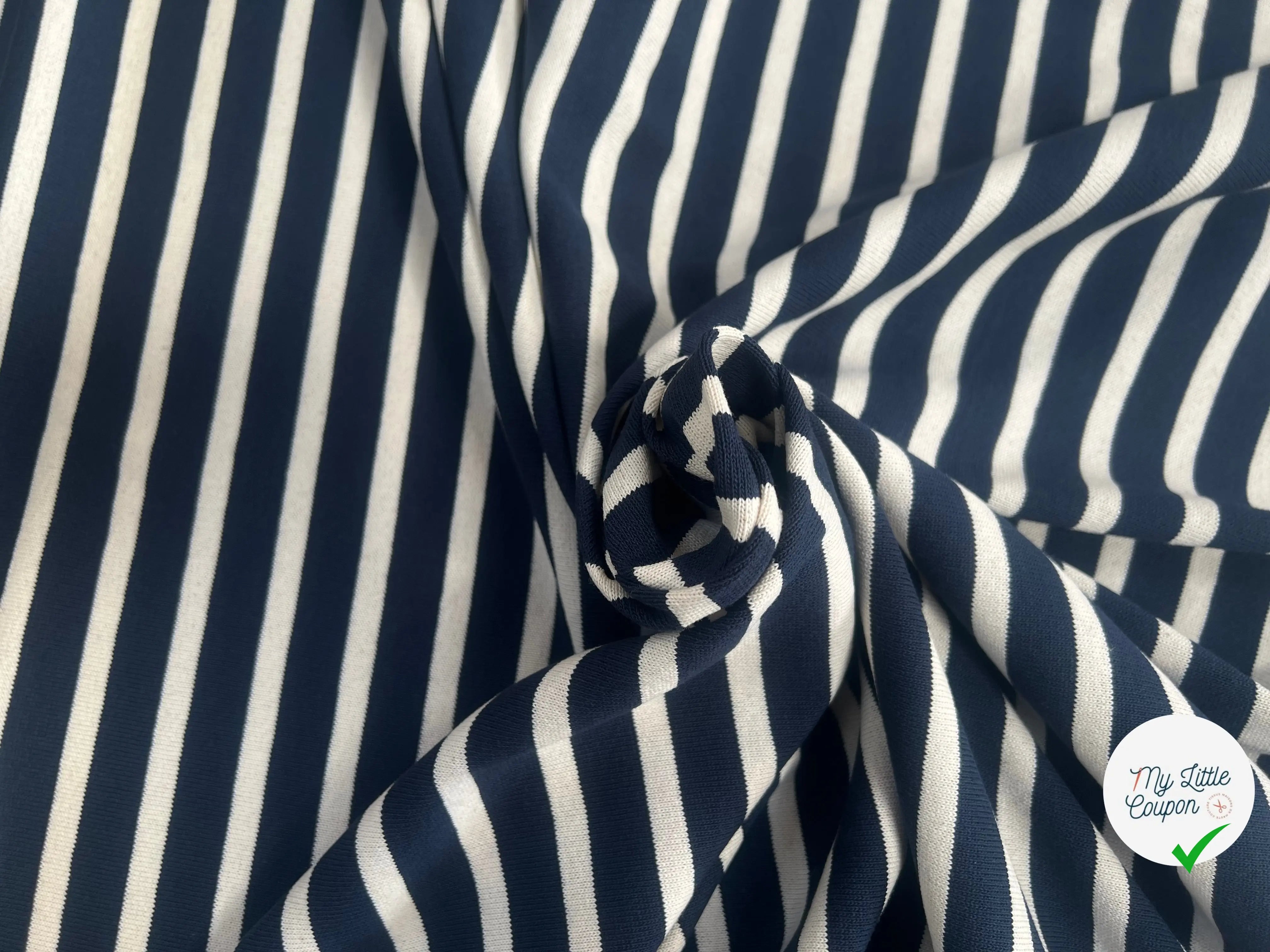 MAILLE LOURDE MARINIÈRE BLEU MARINE RAYURES CRÈME - My Little Coupon