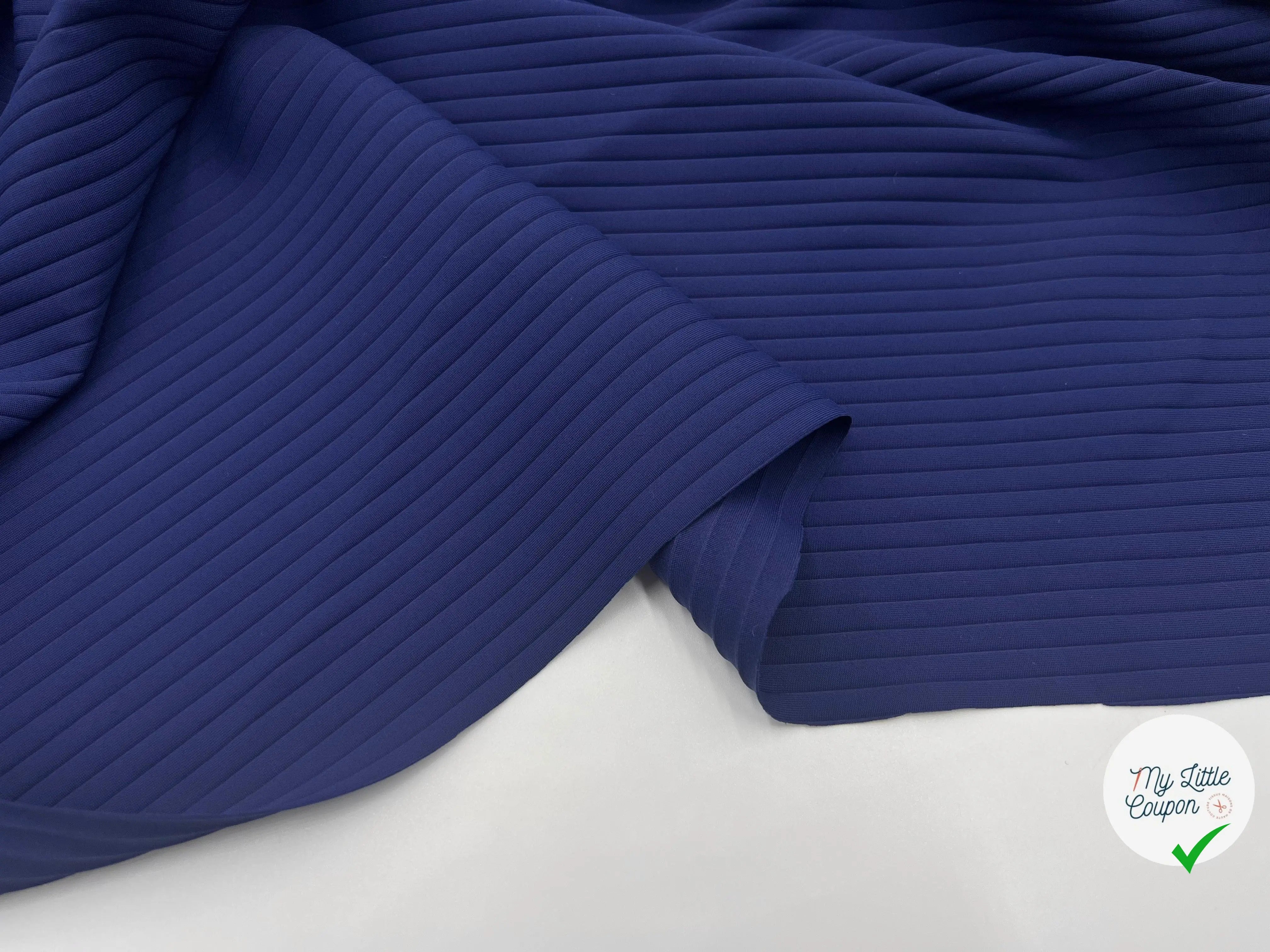 MAILLE PIQUÉ CANNELÉE NAVY TRÈS EXTENSIBLE - coupon de tissu de 3 mètres - My Little Coupon - tissu - coudre