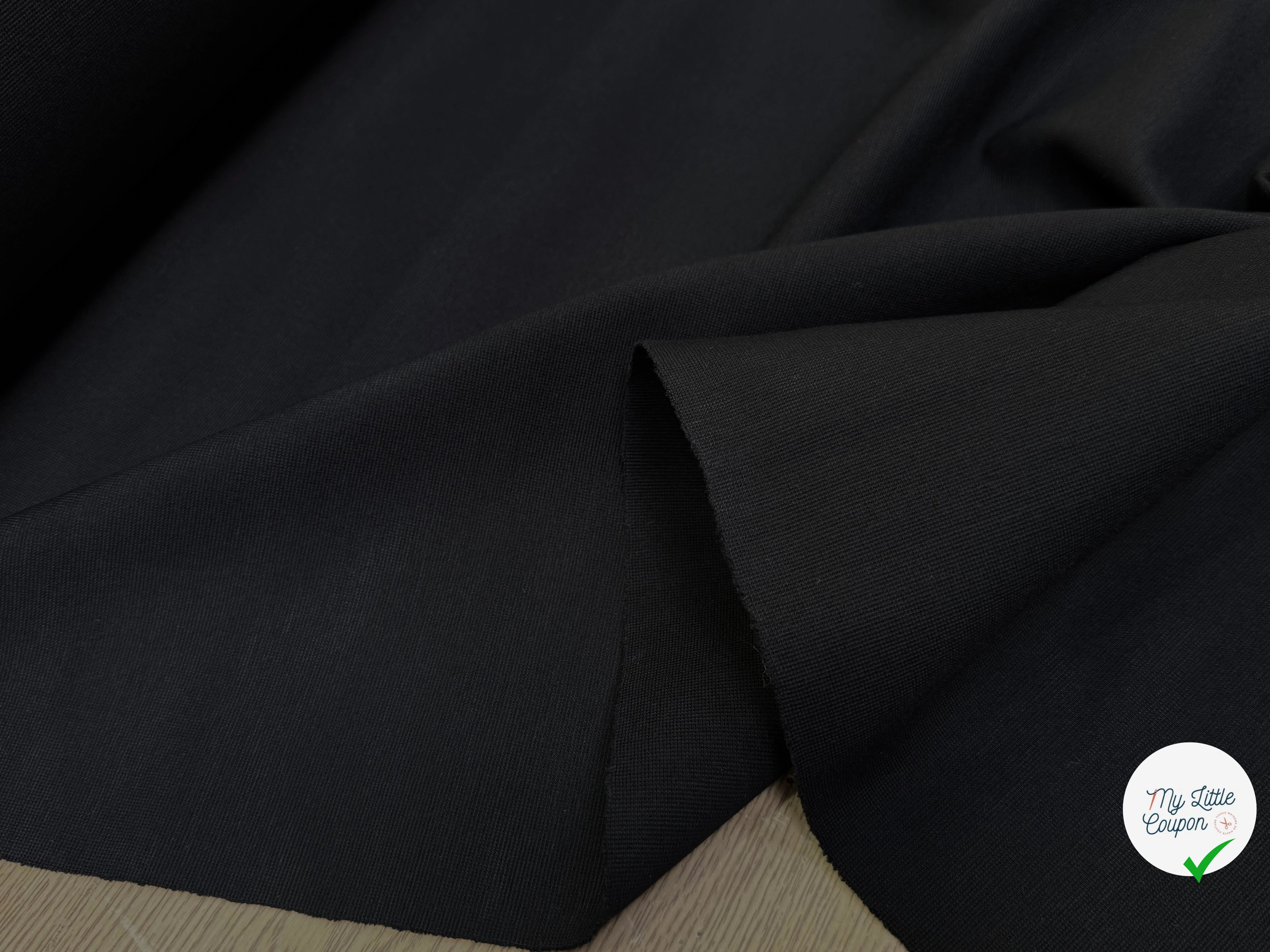 MAILLE VISCOSE LOURDE NOIR ULTRA STRETCH 85% VISCOSE - My Little Coupon