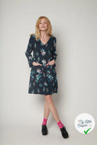 MAILLE VISCOSE STRETCH IMPRIMÉ GRANDES FLEURS BLEU CIEL FOND MARINE - My Little Coupon