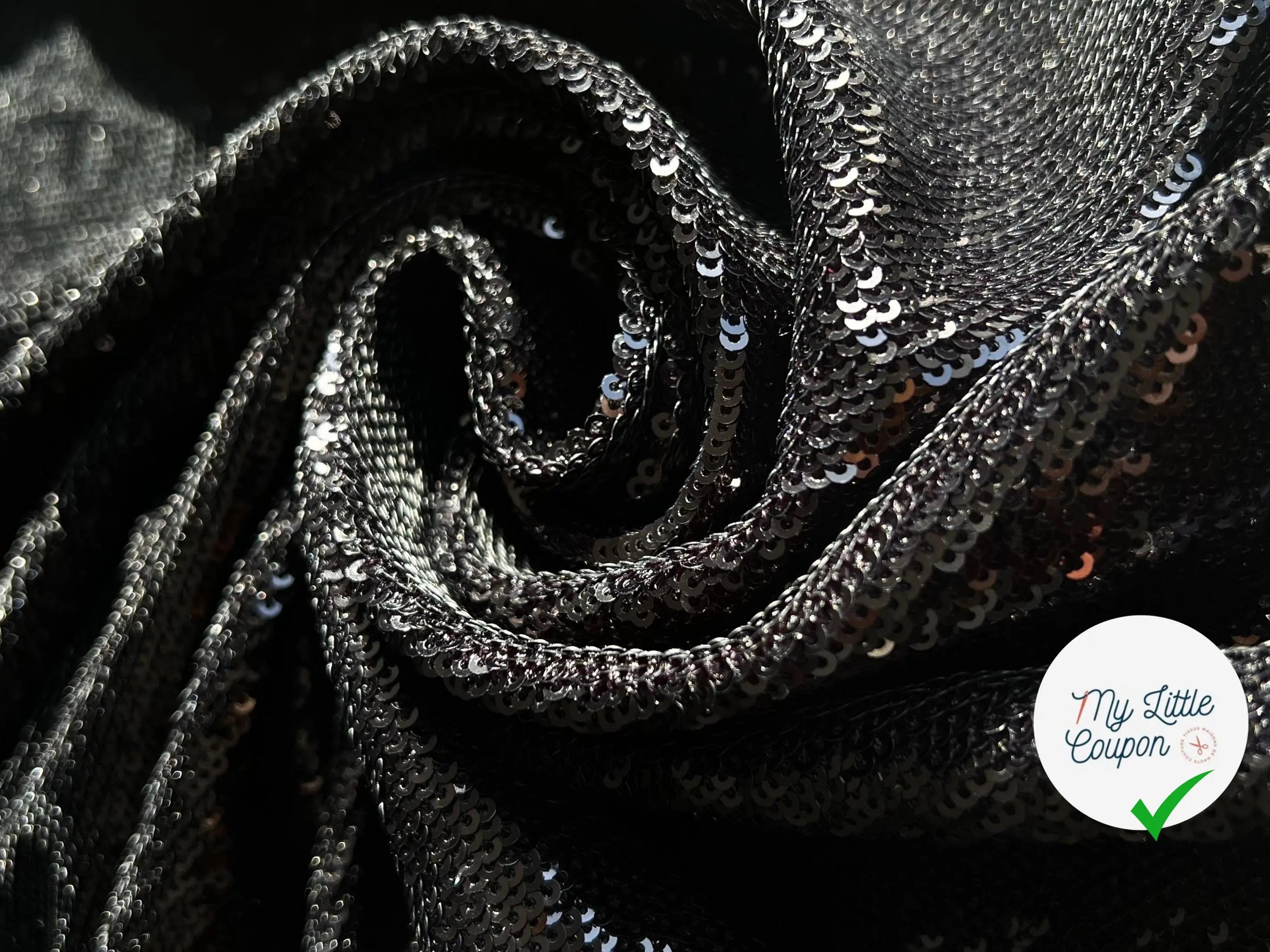 MINI SEQUIN NOIR STRUCTURE DENSE - coupon de 2 mètres 50 - My Little Coupon - tissu - coudre